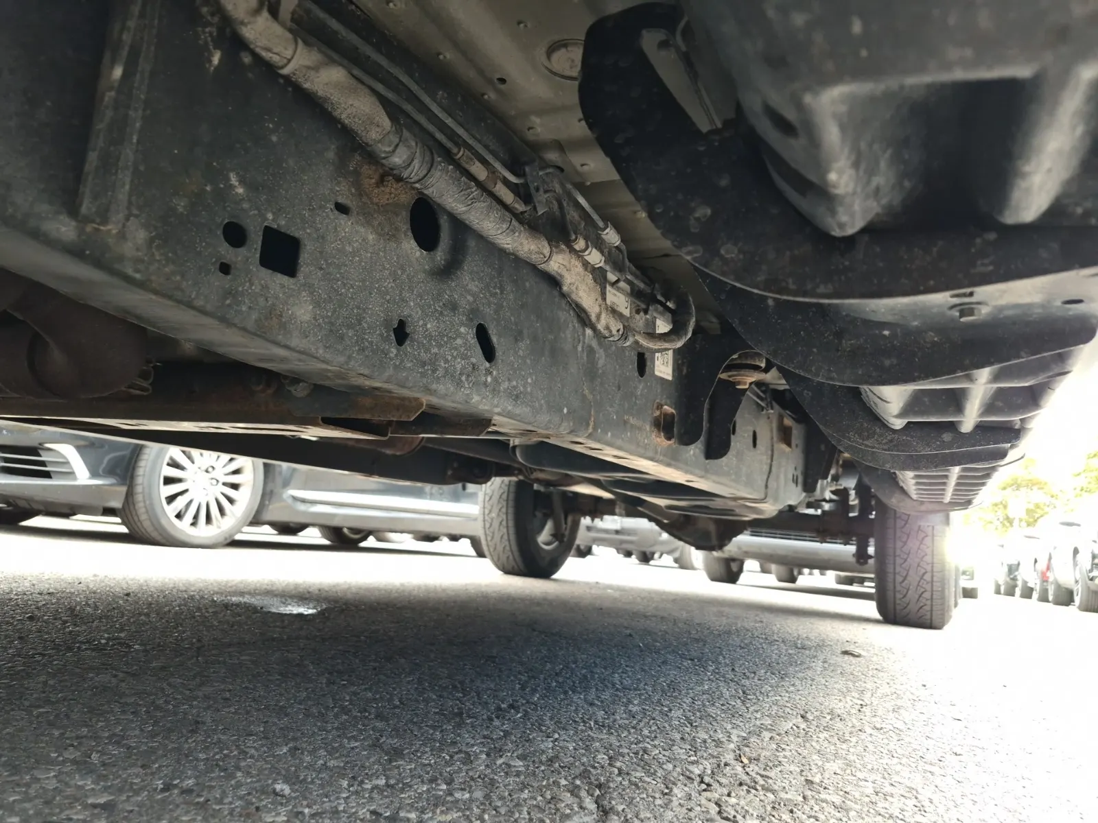 Undercarriage - Driver Photo