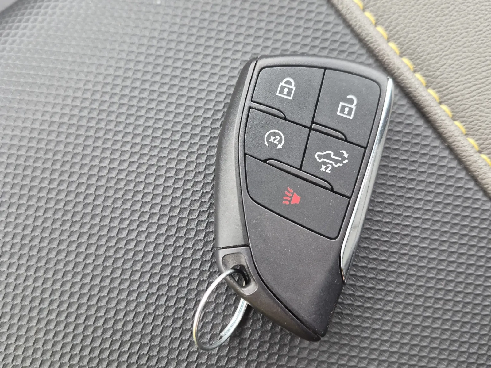 Keys/Fobs/Manual Photo