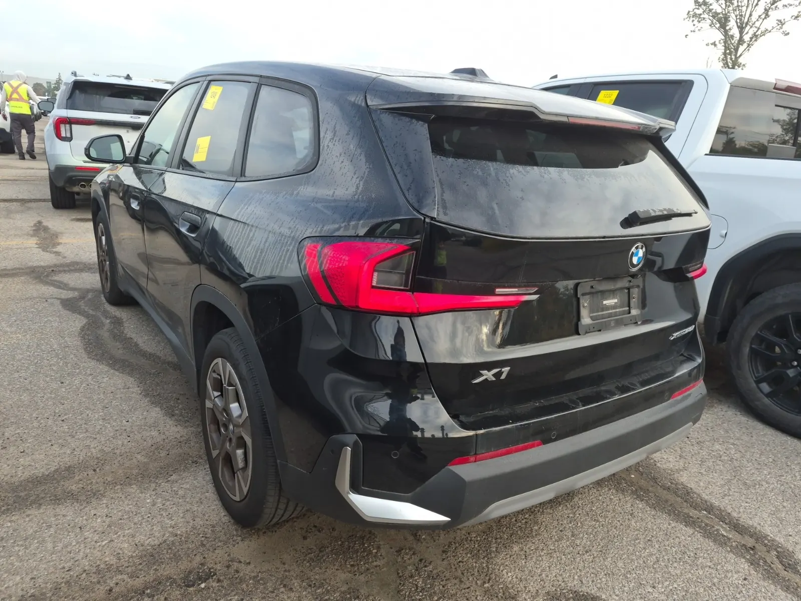 Driver Rear 3/4 Photo