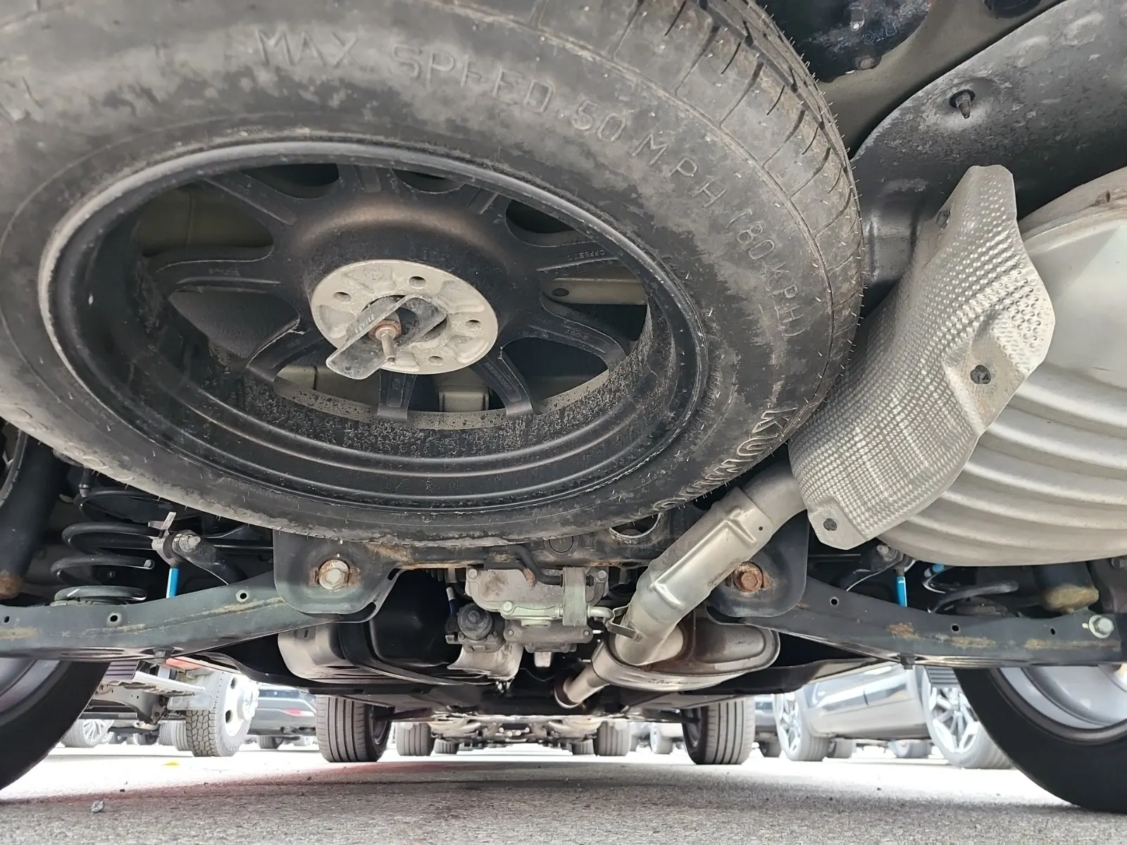 Undercarriage - Rear Photo