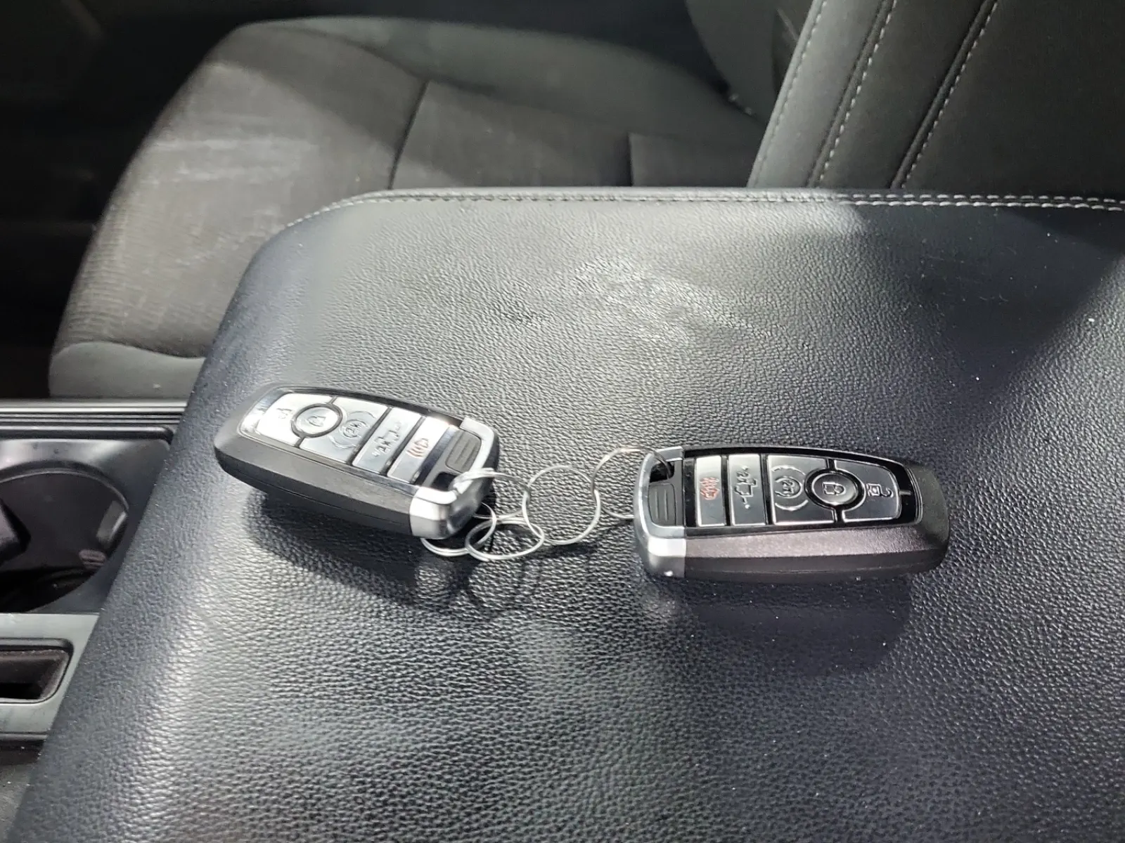 Keys/Fobs/Manual Photo