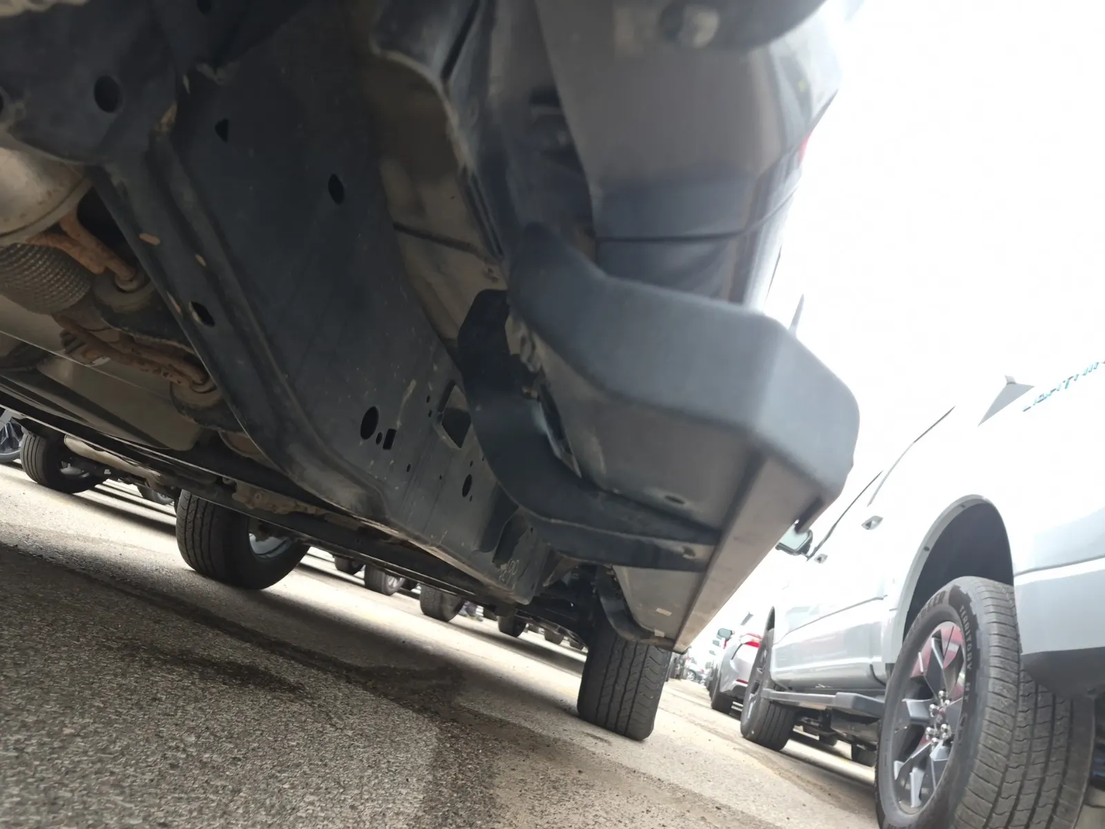 Undercarriage - Passenger Photo