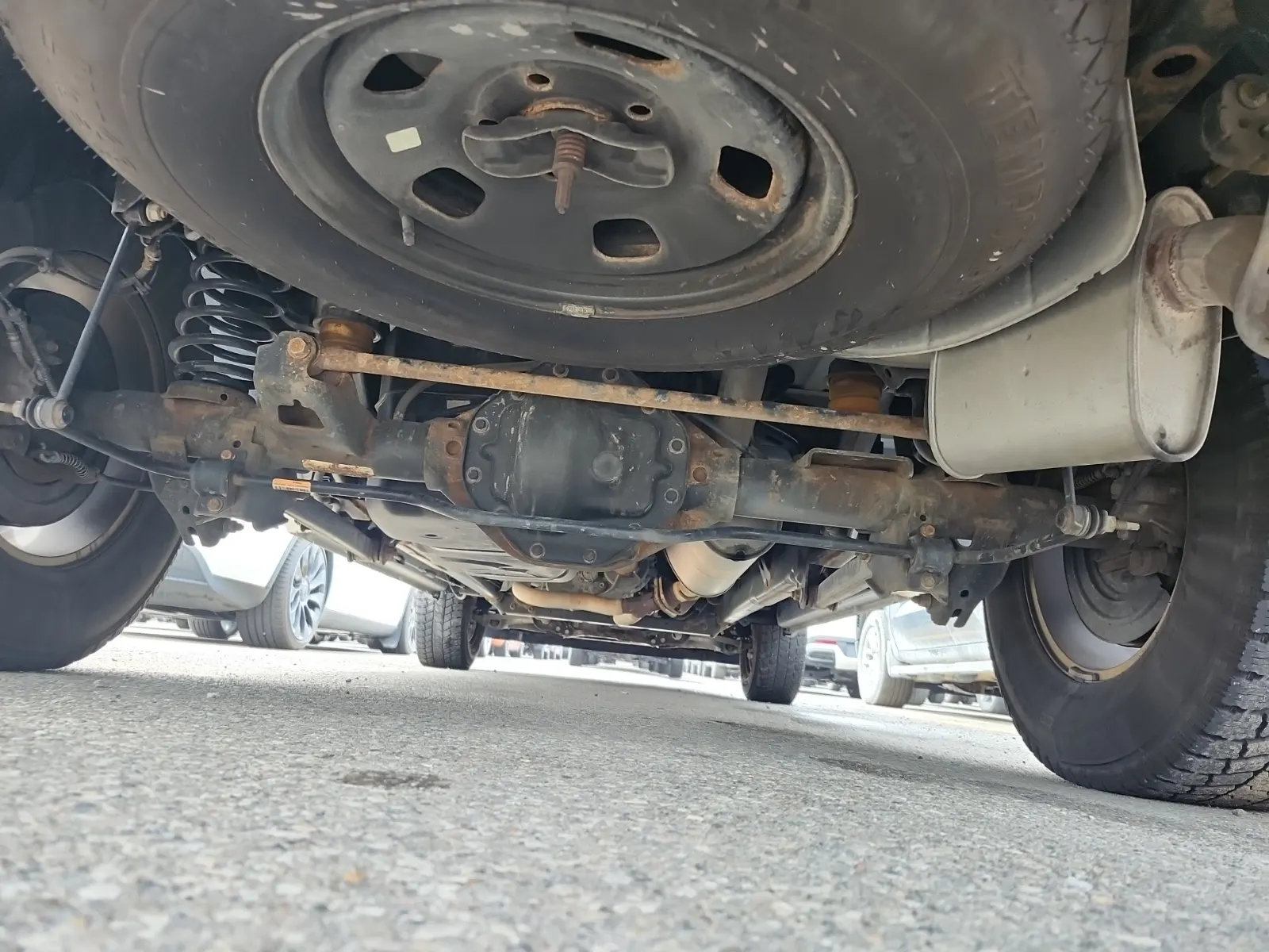 Undercarriage - Rear Photo