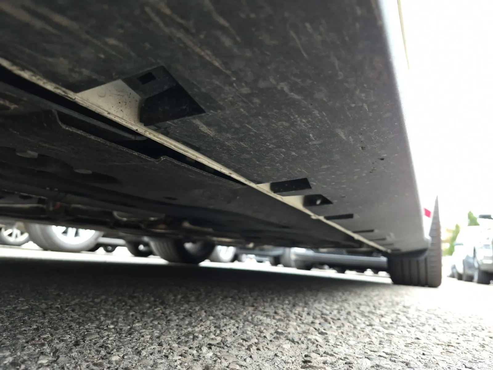 Undercarriage - Driver Photo