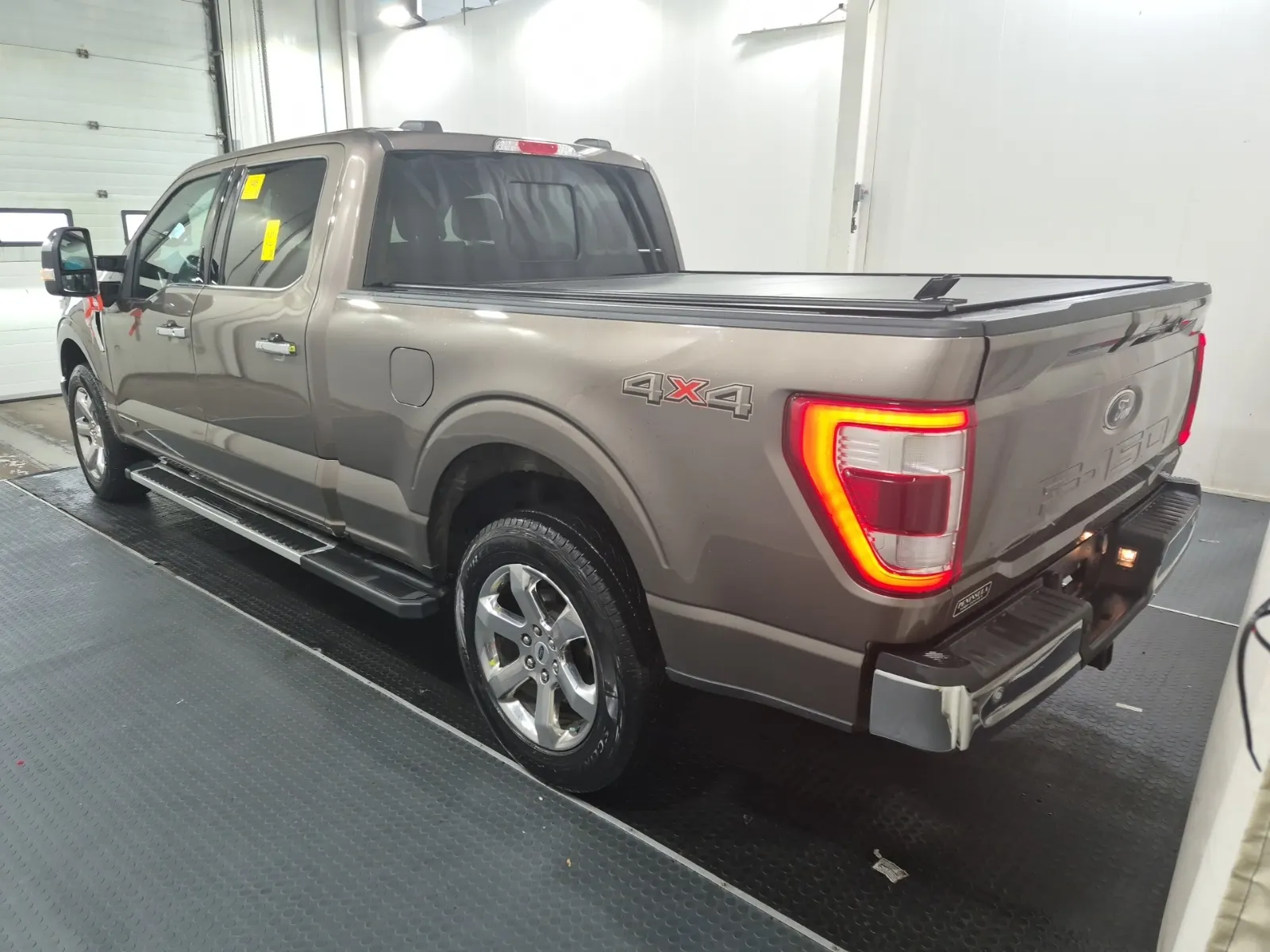 Driver Rear 3/4 Photo