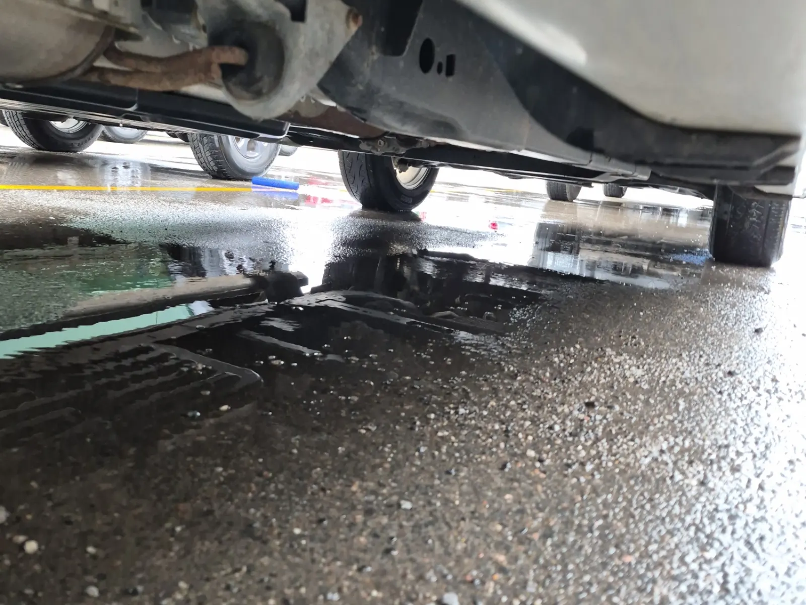 Undercarriage - Passenger Photo