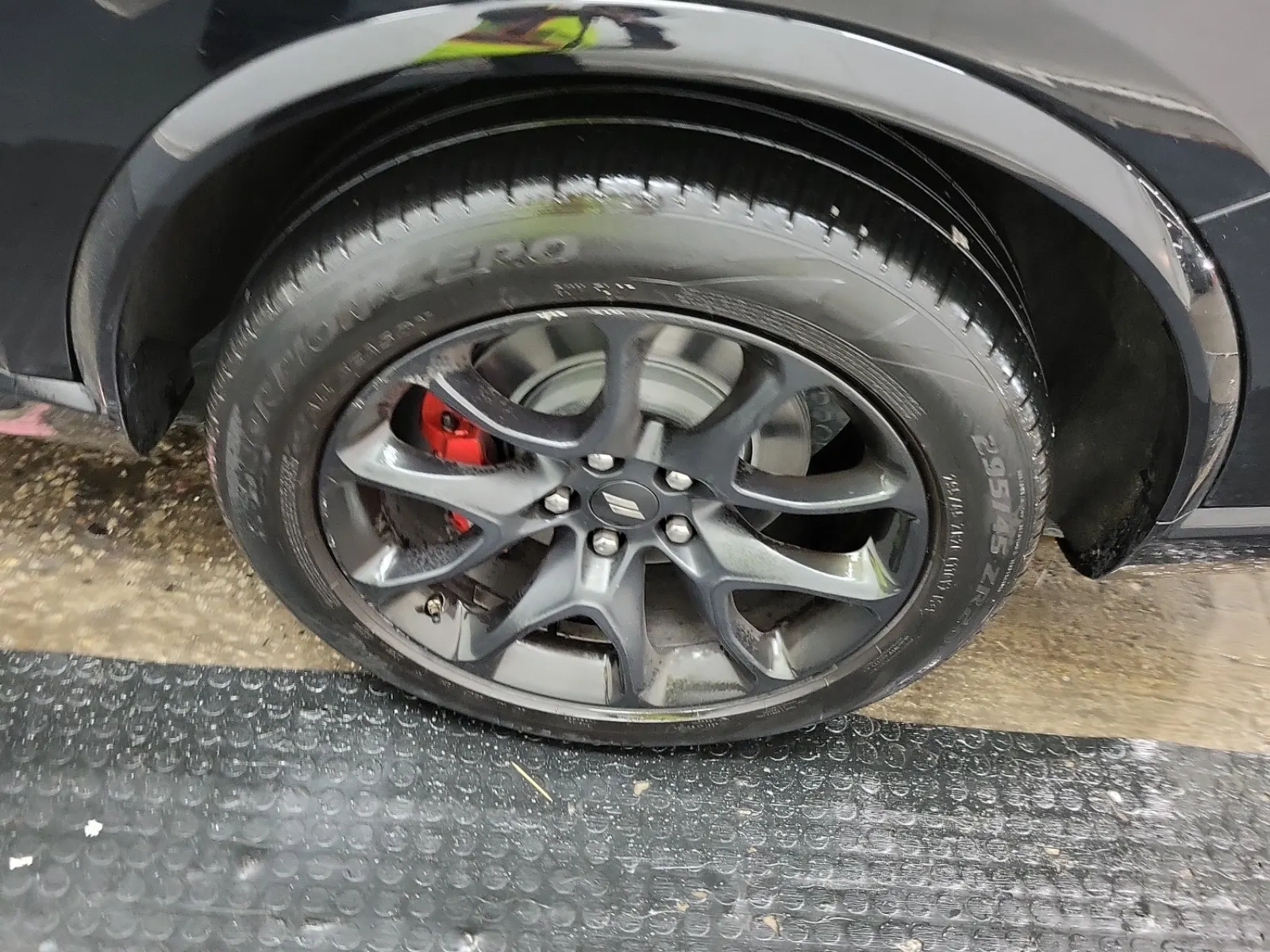 Left Rear Wheel/Tire Photo
