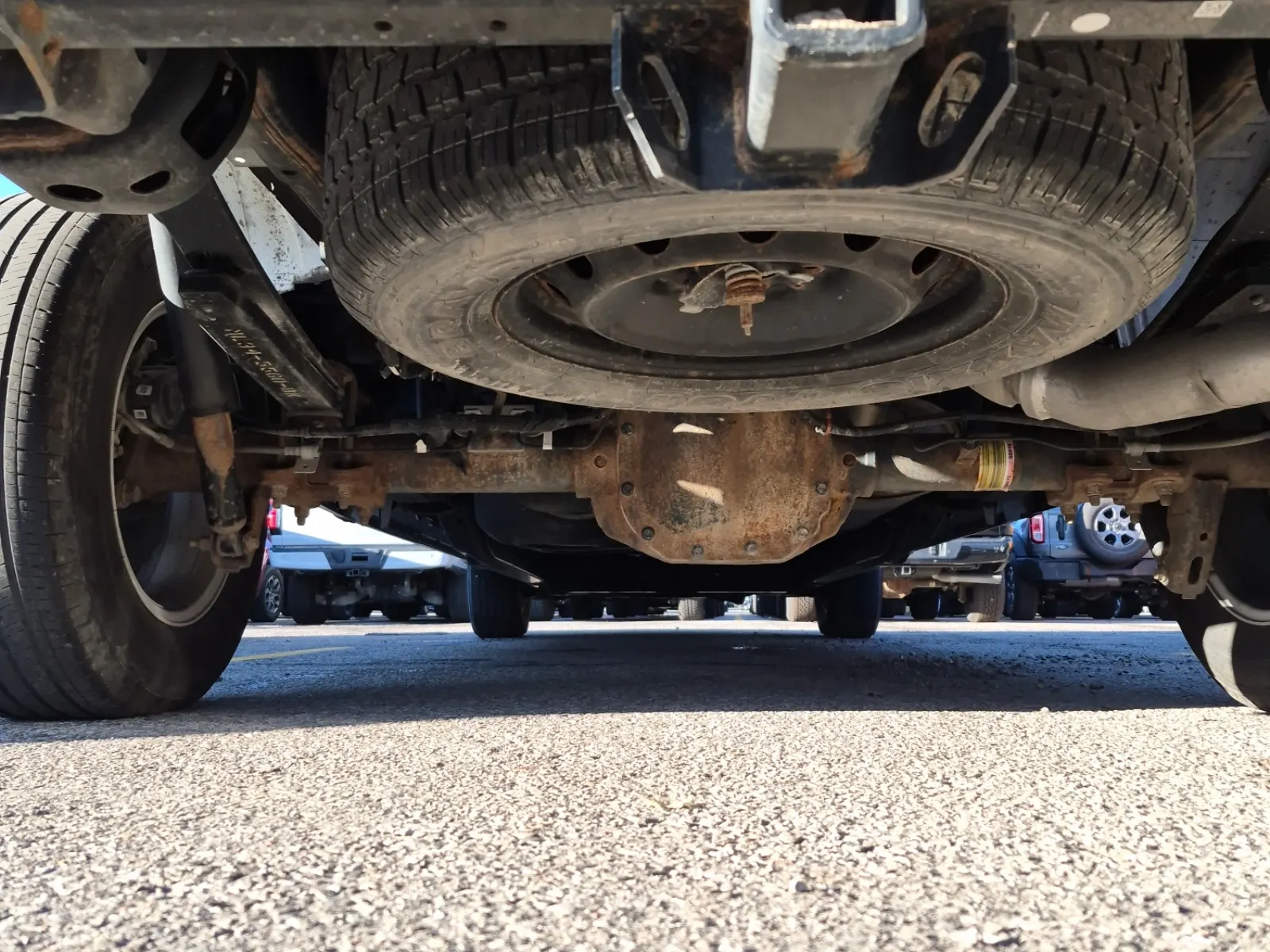 Undercarriage - Rear Photo