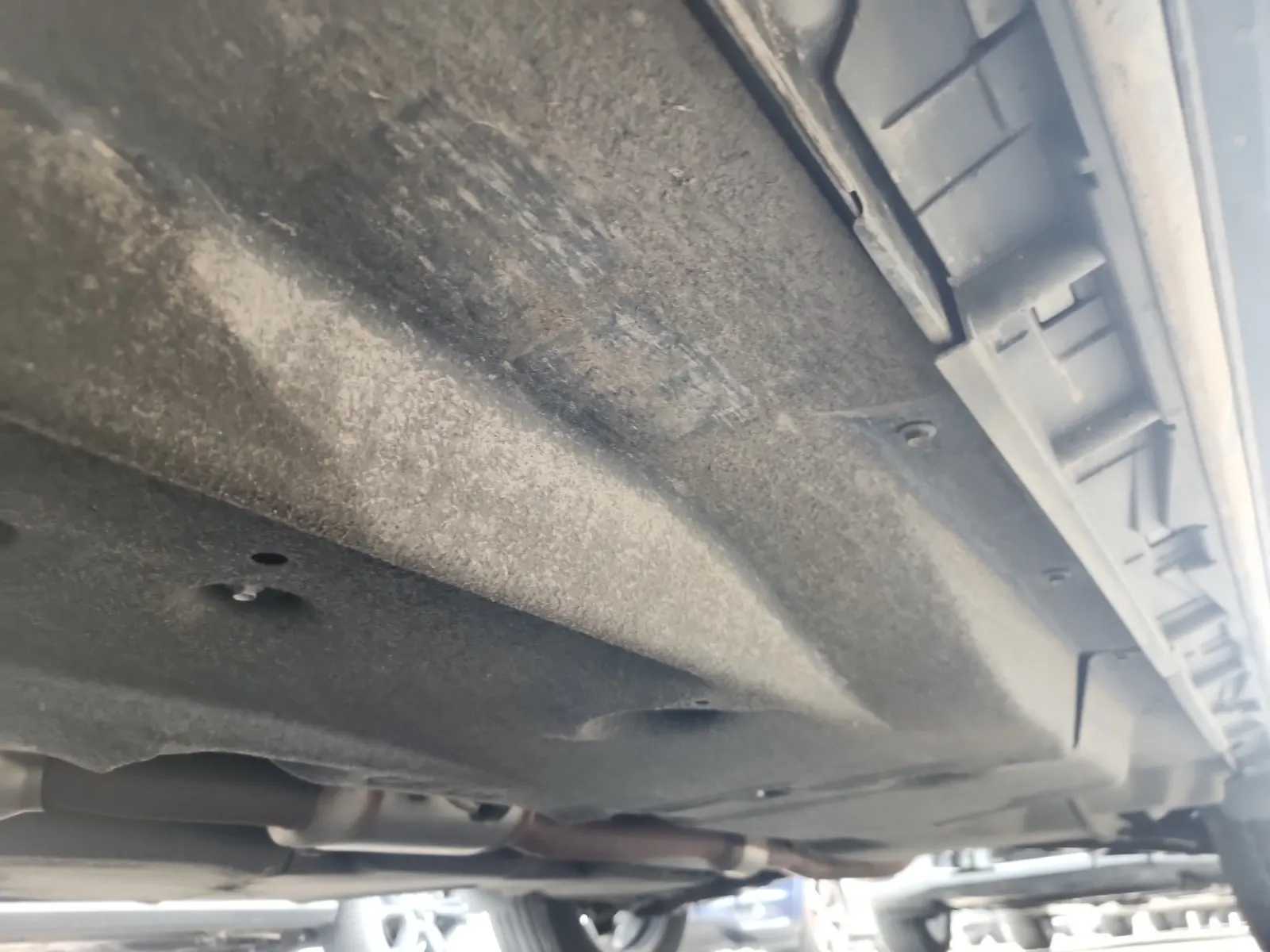 Undercarriage - Driver Photo