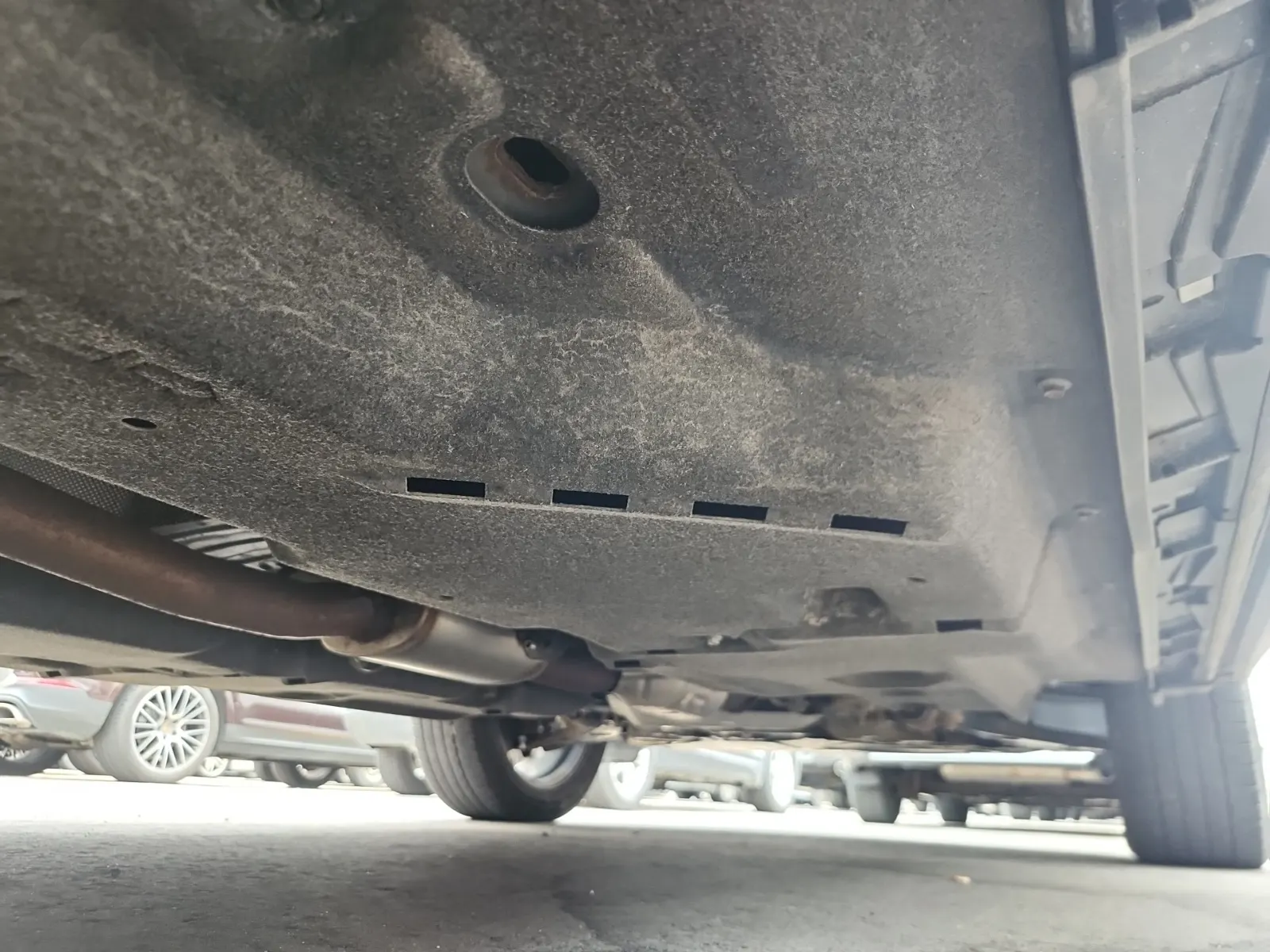 Undercarriage - Passenger Photo