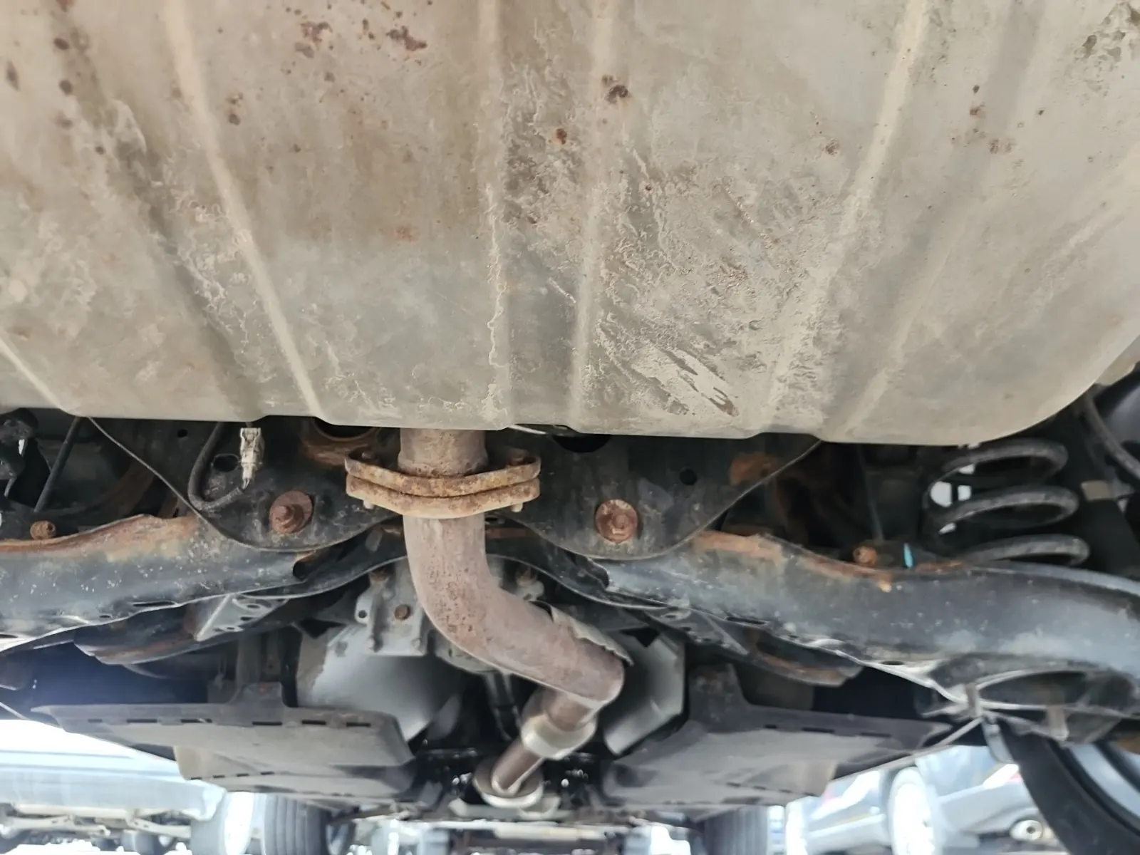 Undercarriage - Rear Photo