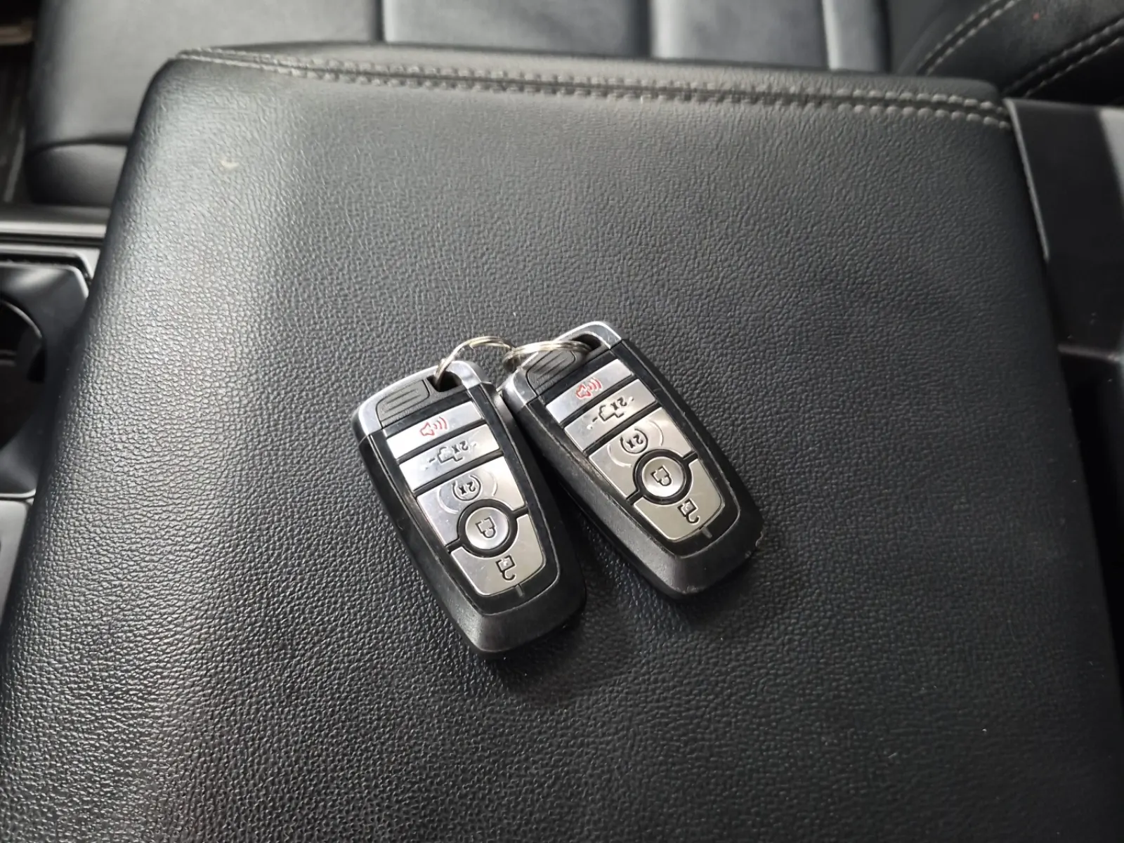 Keys/Fobs/Manual Photo