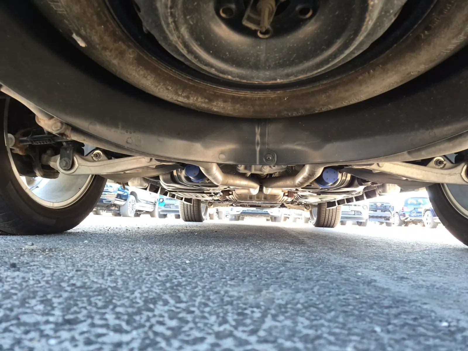 Undercarriage - Rear Photo