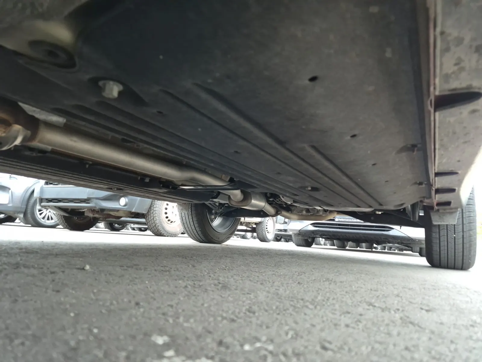 Undercarriage - Driver Photo