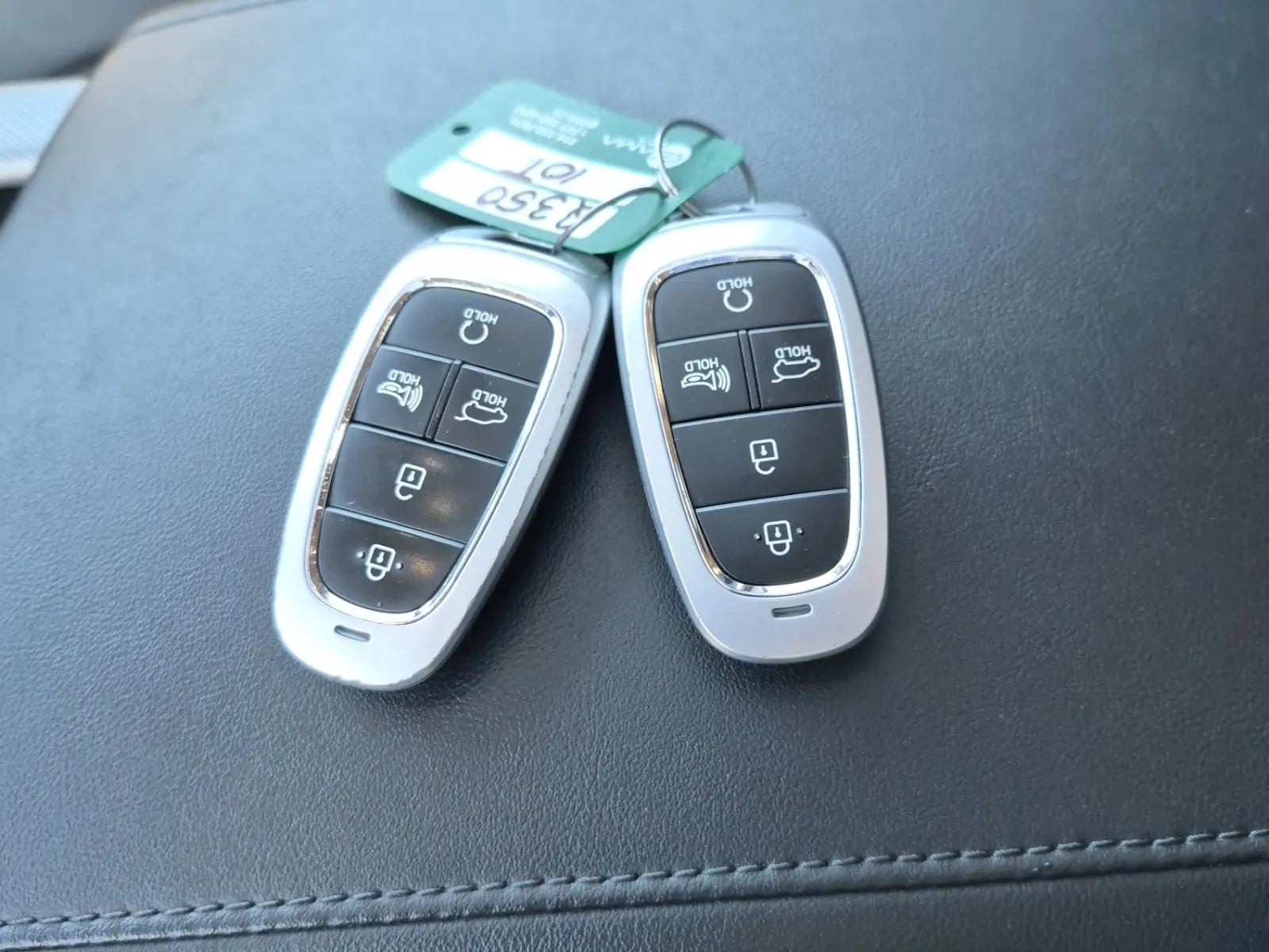 Keys/Fobs/Manual Photo