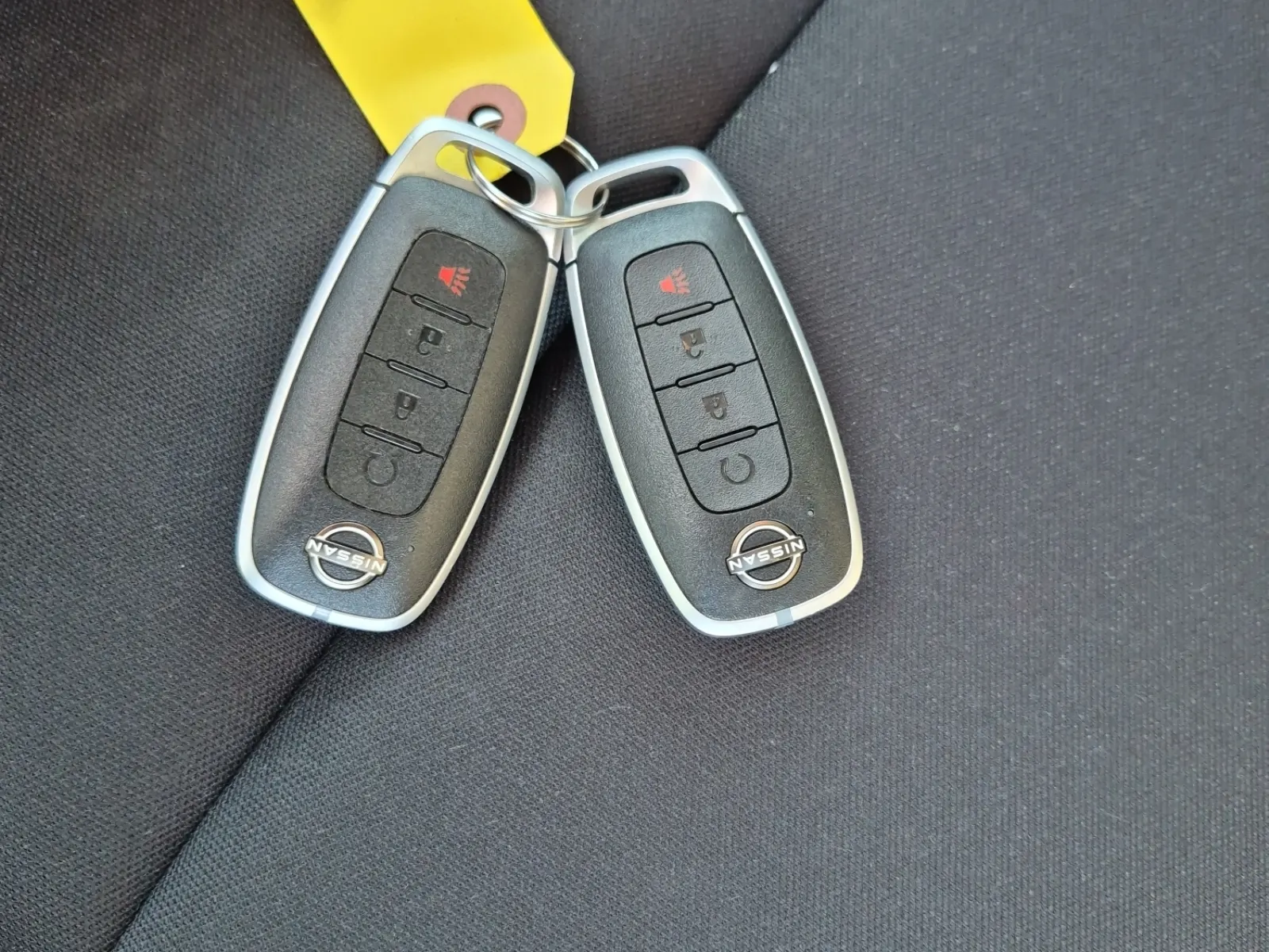 Keys/Fobs/Manual Photo