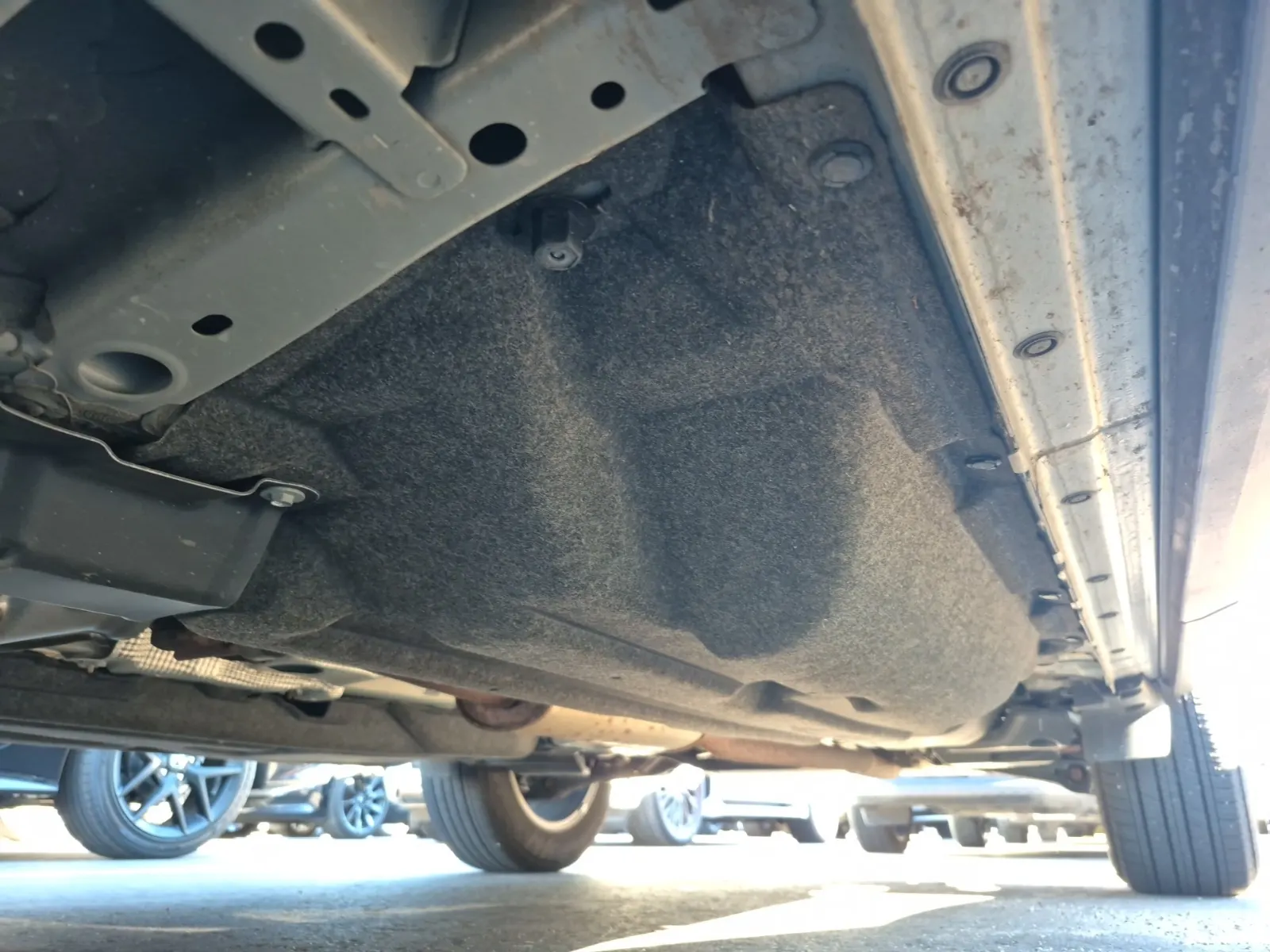 Undercarriage - Driver Photo