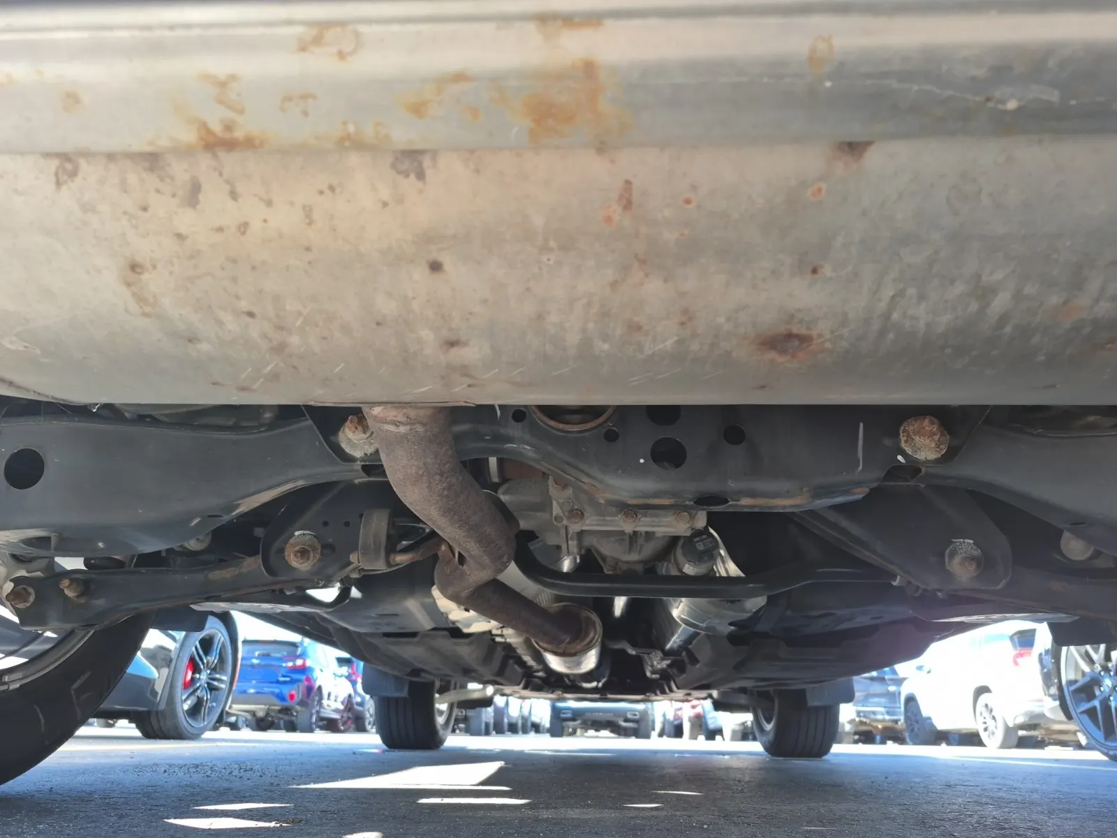 Undercarriage - Rear Photo