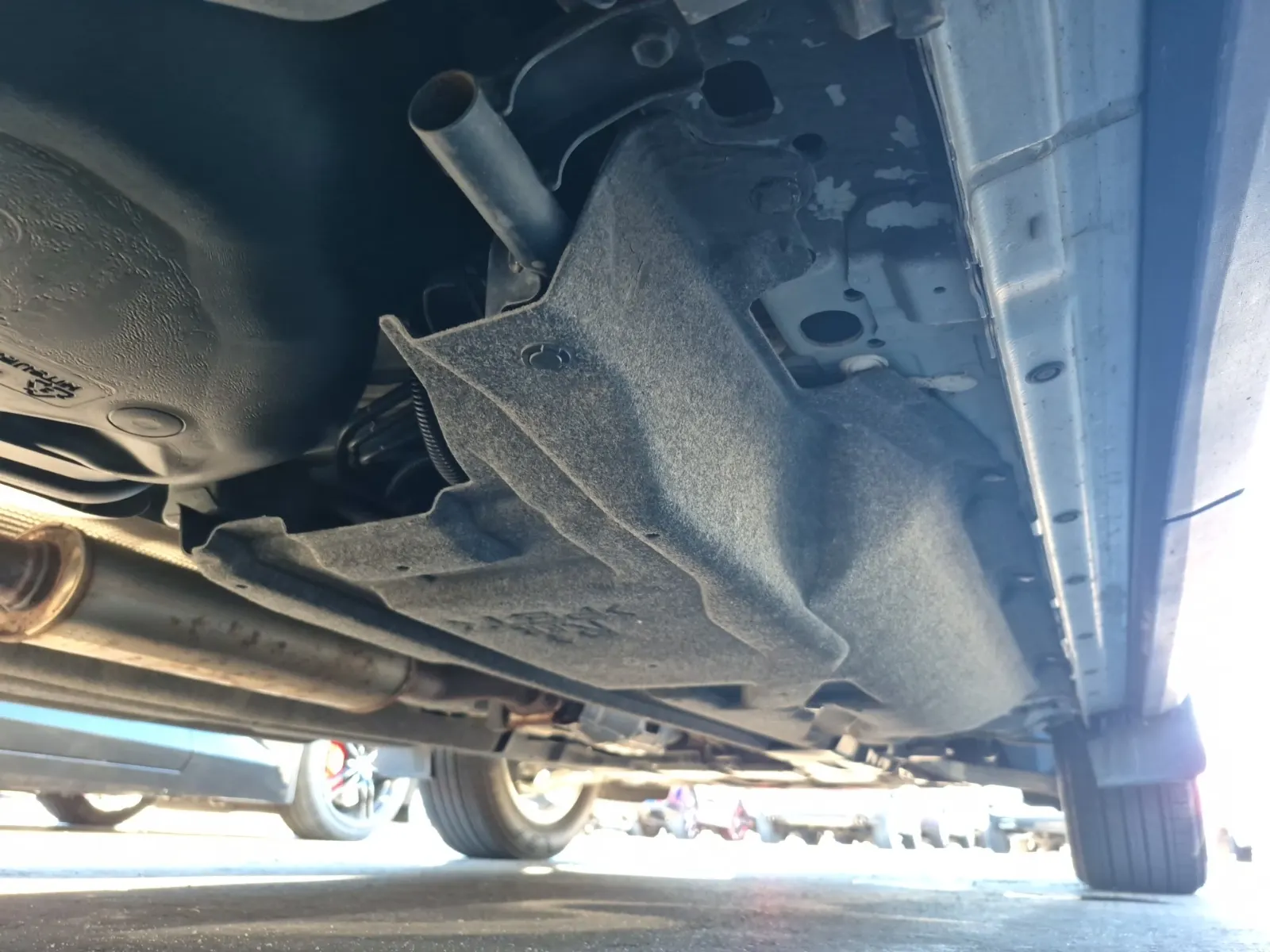 Undercarriage - Passenger Photo