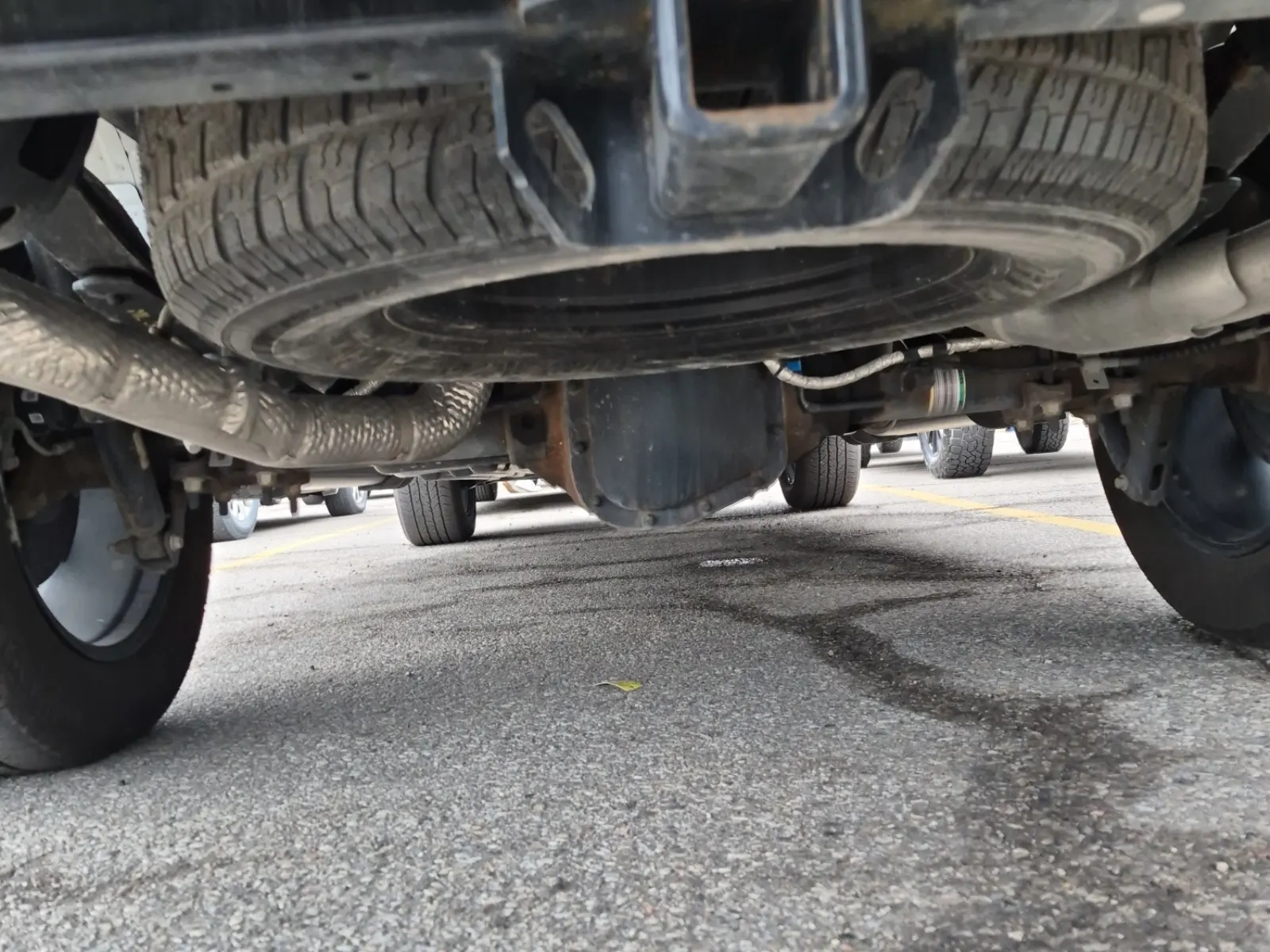 Undercarriage - Rear Photo