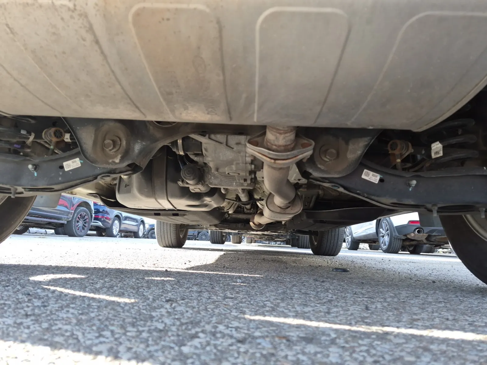 Undercarriage - Rear Photo