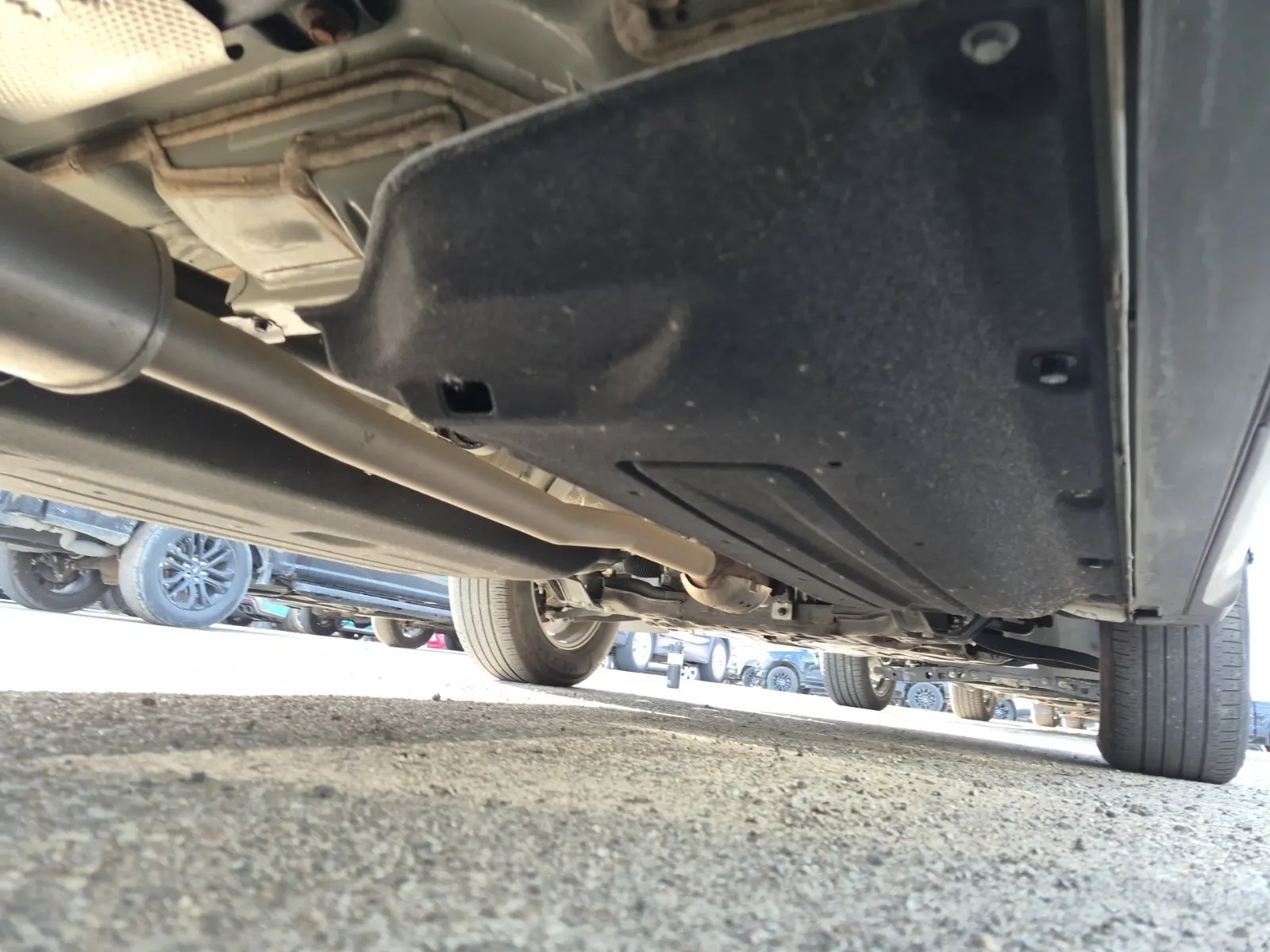 Undercarriage - Passenger Photo