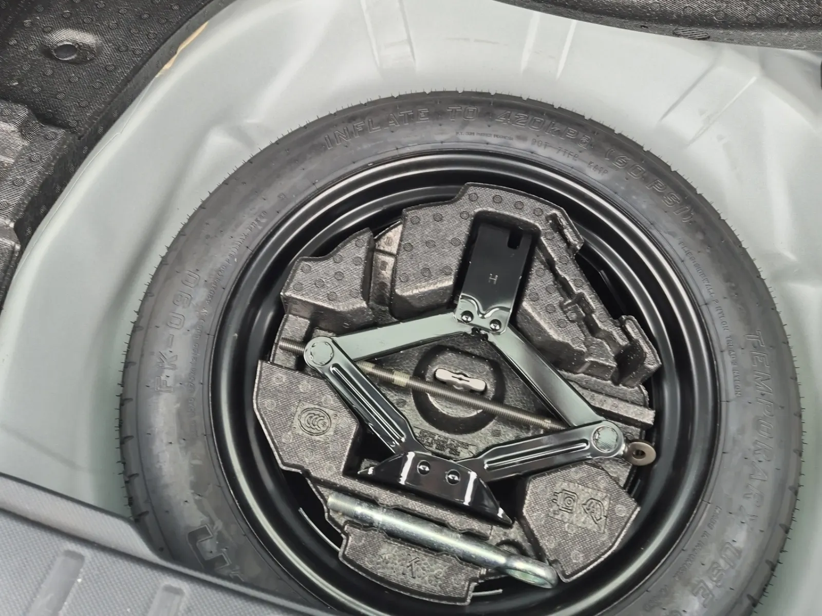 Spare Tire & Wheel Photo