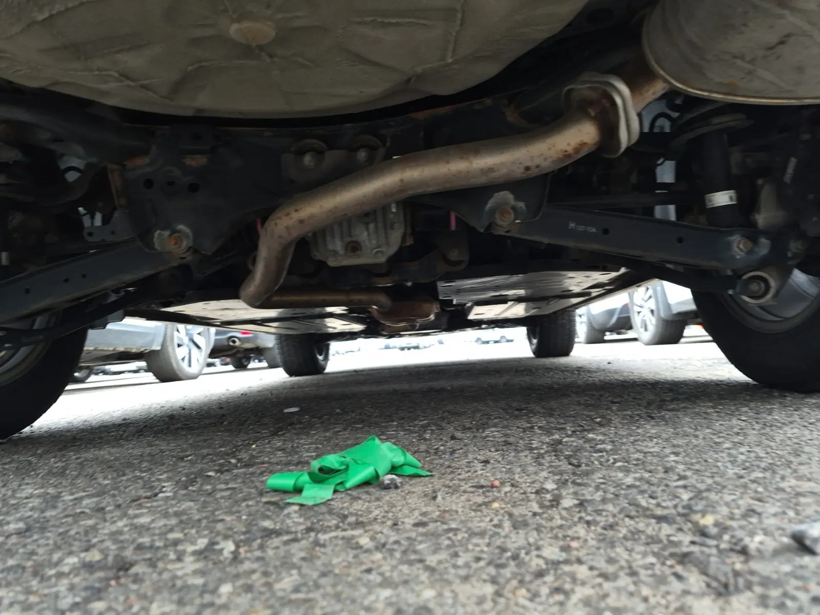 Undercarriage - Rear Photo
