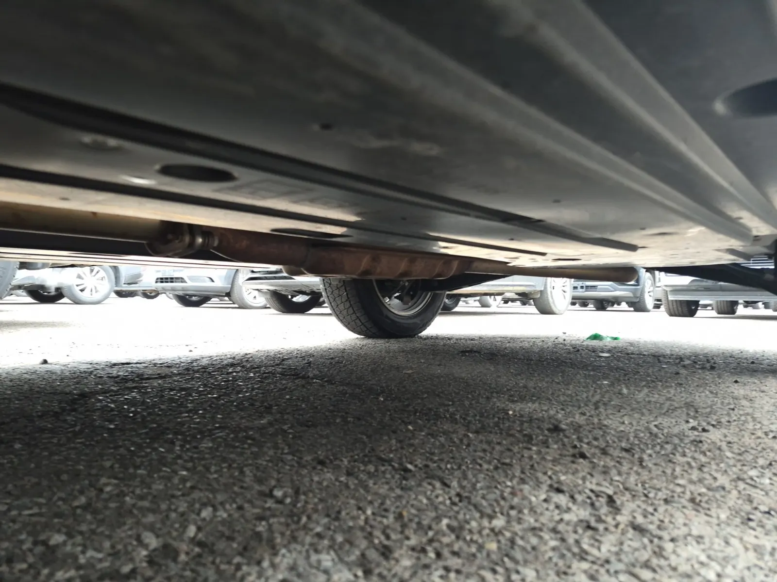 Undercarriage - Driver Photo