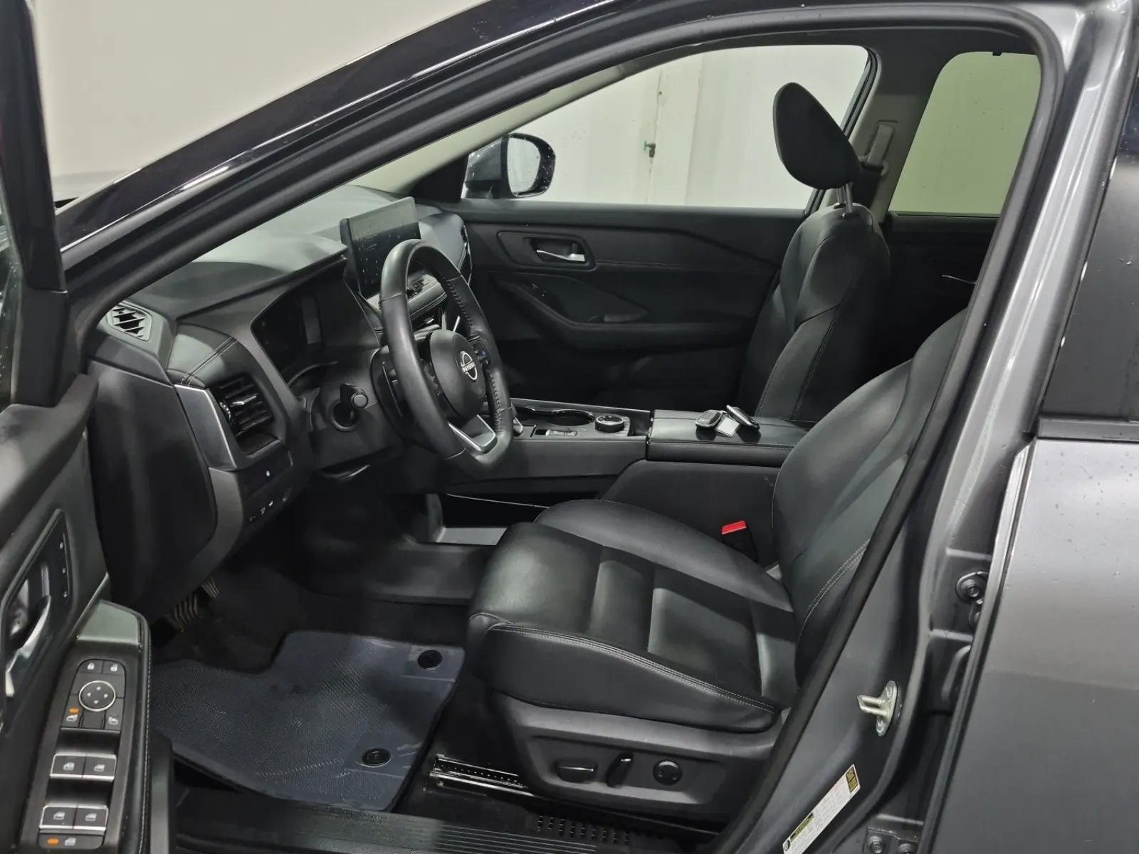 Front Interior Photo