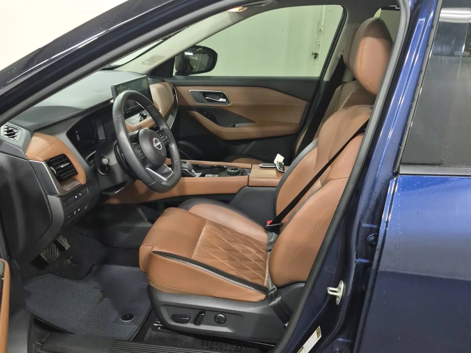 Front Interior Photo