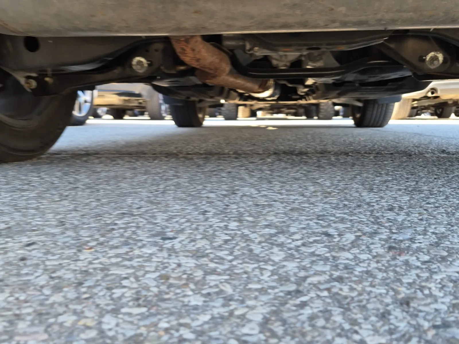 Undercarriage - Rear Photo