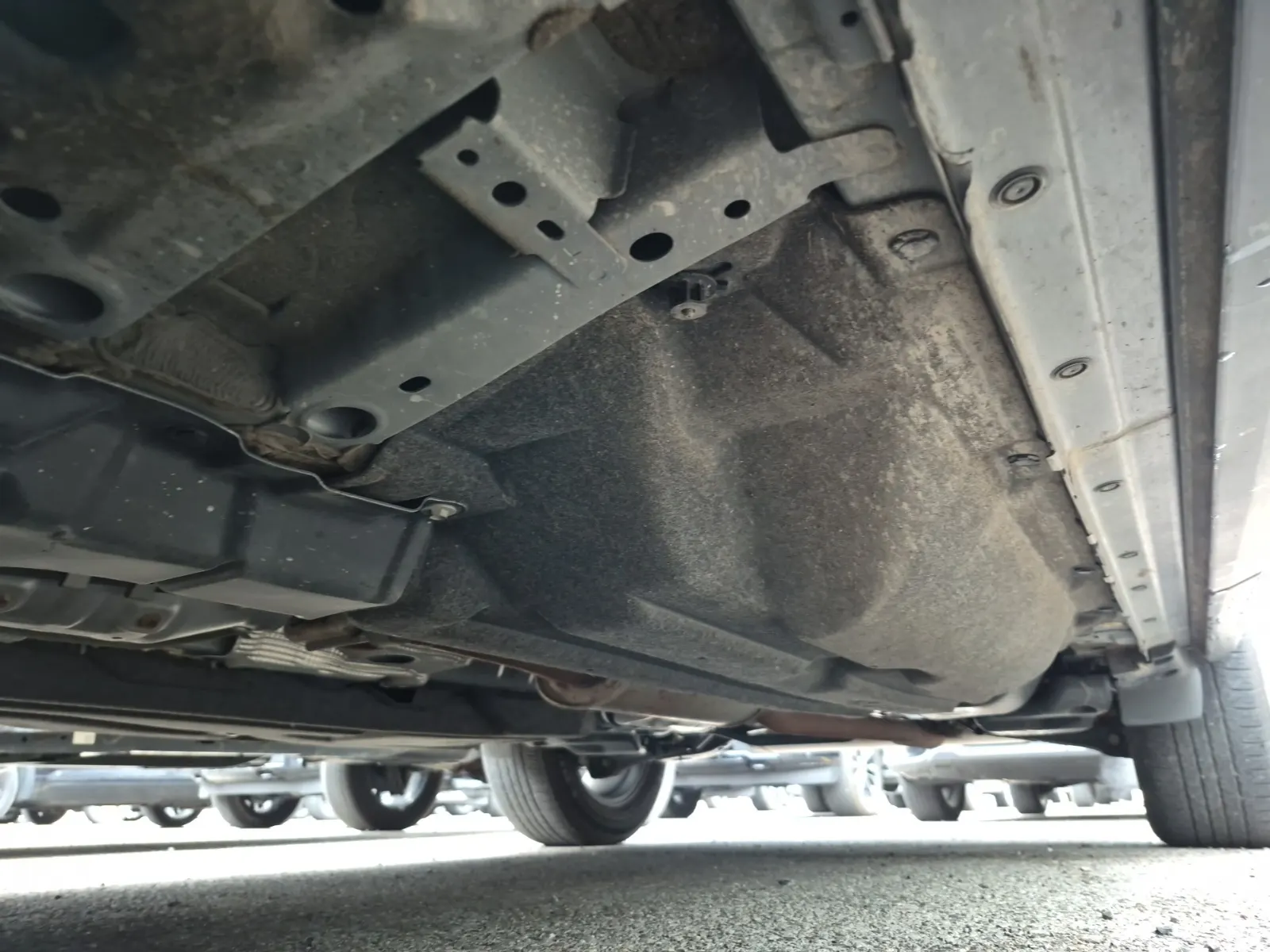 Undercarriage - Driver Photo