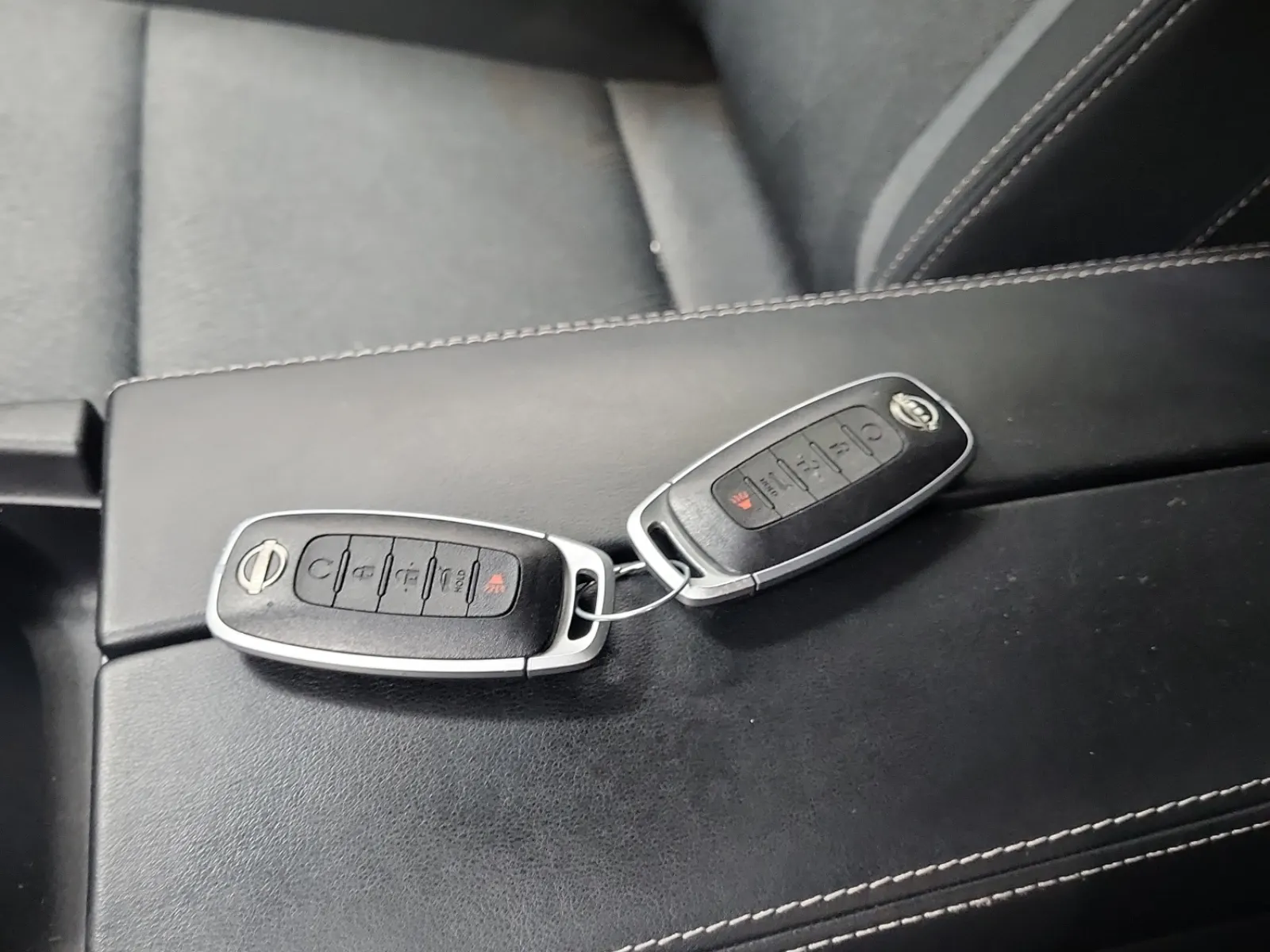 Keys/Fobs/Manual Photo