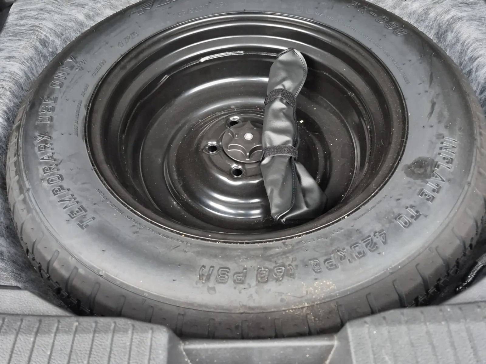 Spare Tire & Wheel Photo