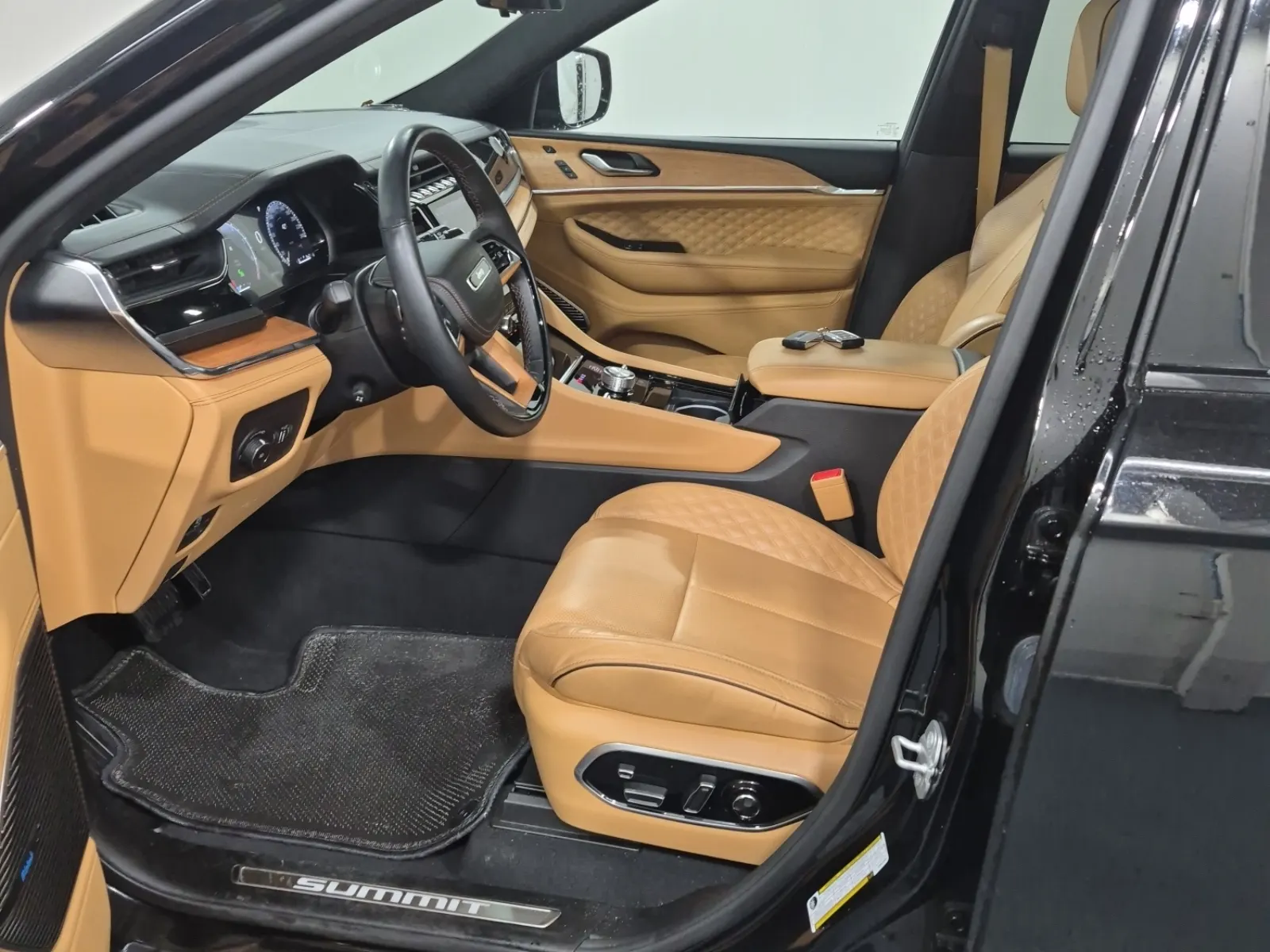 Front Interior Photo