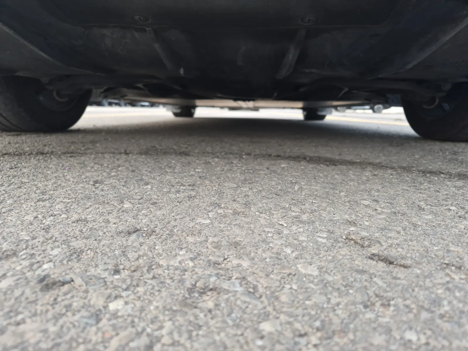 Undercarriage - Rear Photo