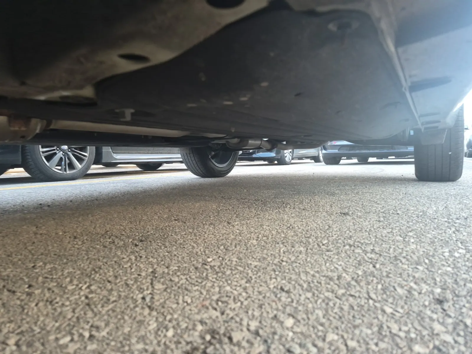 Undercarriage - Driver Photo