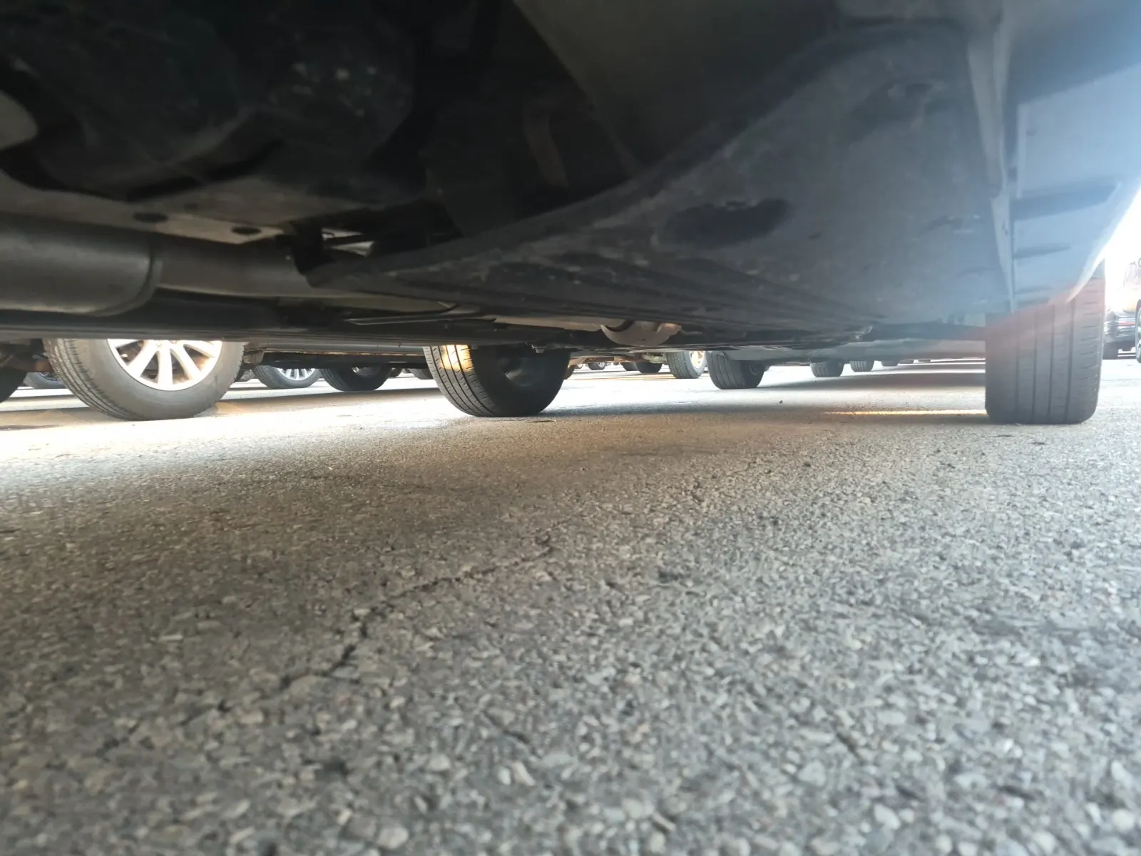 Undercarriage - Passenger Photo