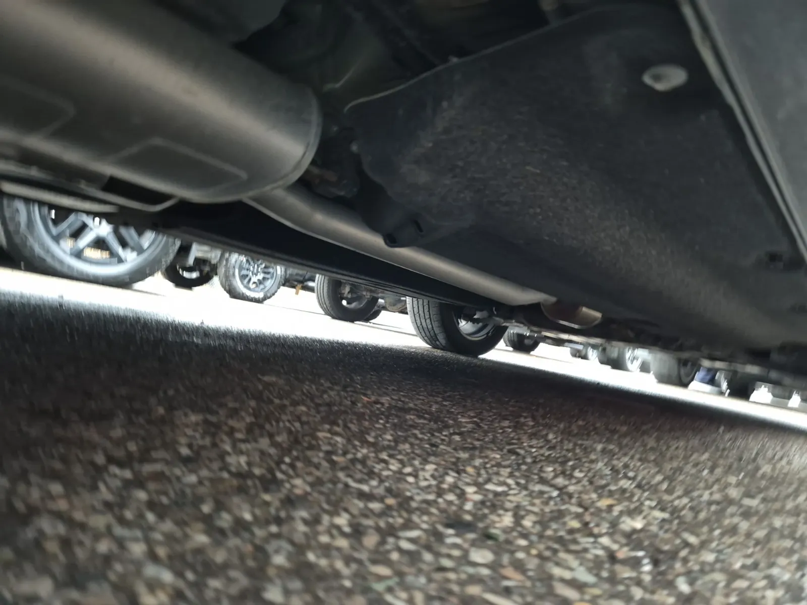 Undercarriage - Passenger Photo