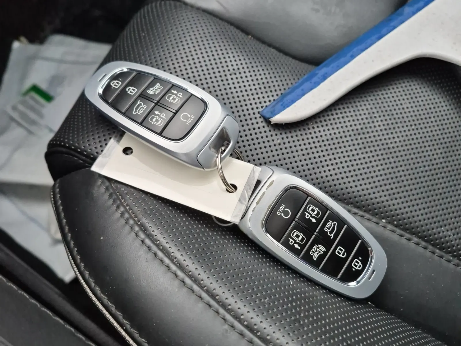 Keys/Fobs/Manual Photo