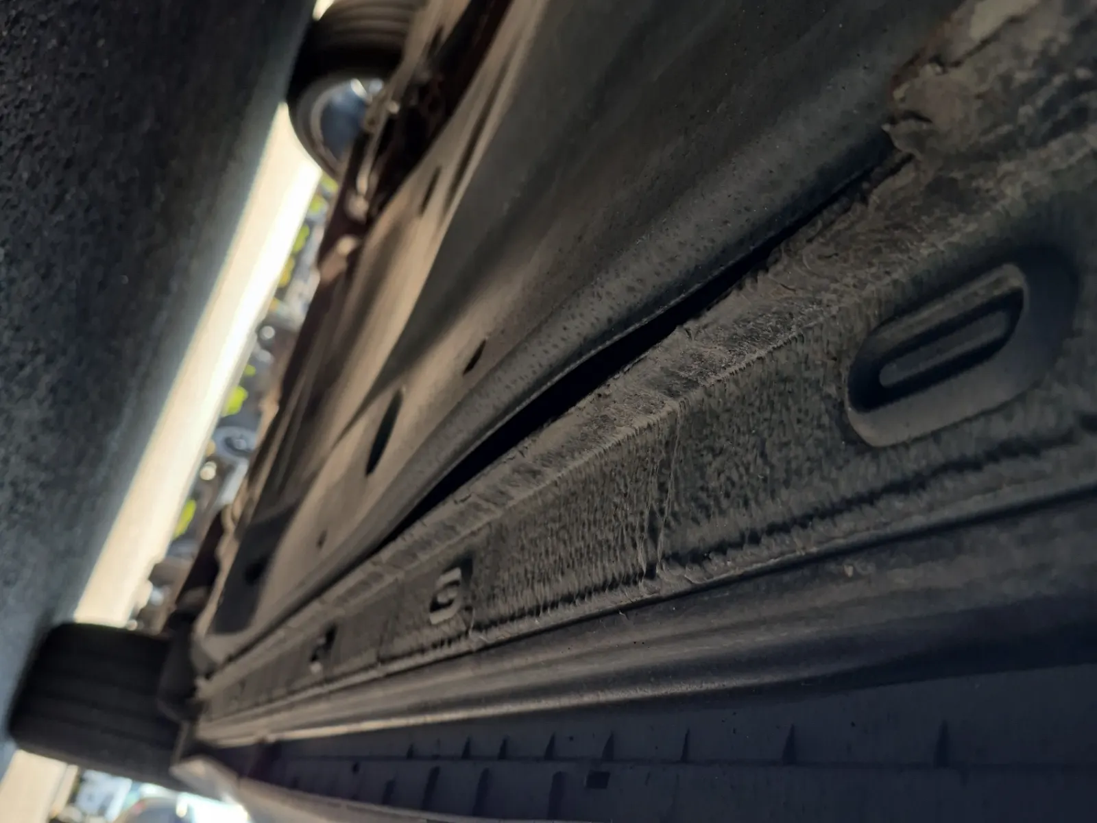 Undercarriage - Driver Photo