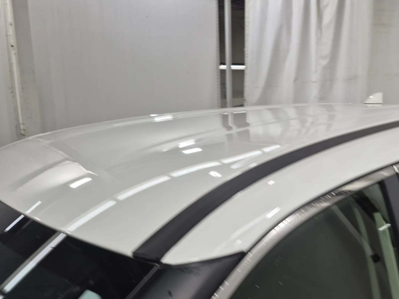 Exterior Roof Photo