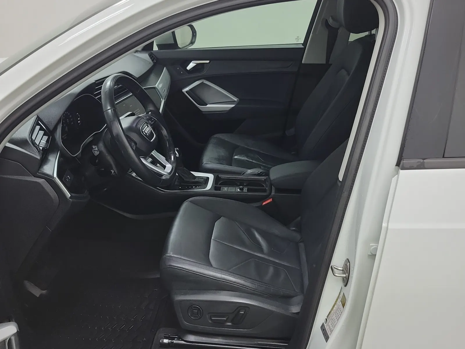 Front Interior Photo