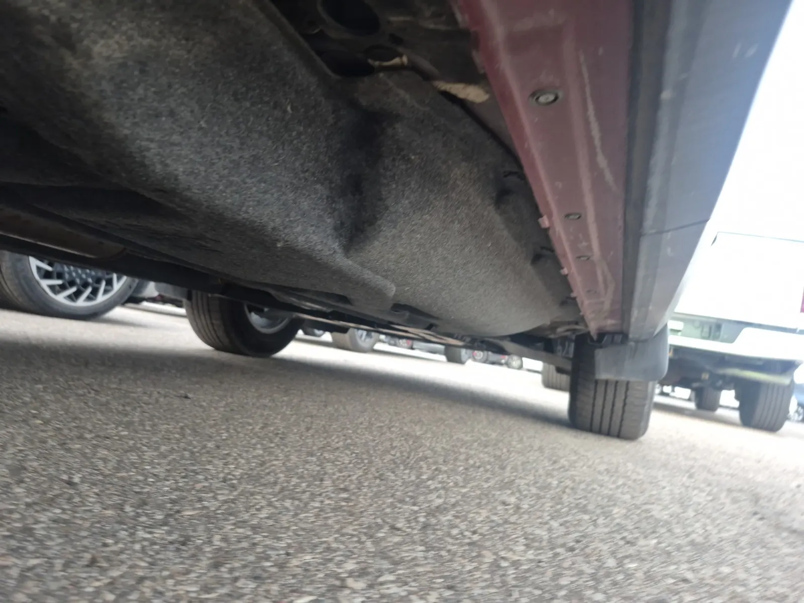 Undercarriage - Passenger Photo