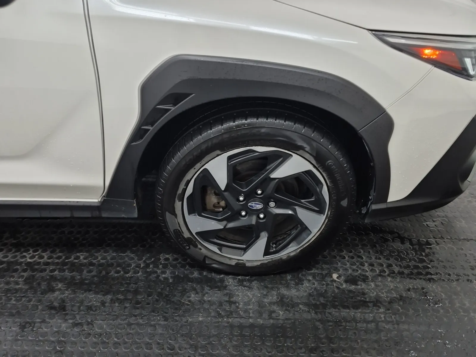 Right Front Wheel/Tire Photo