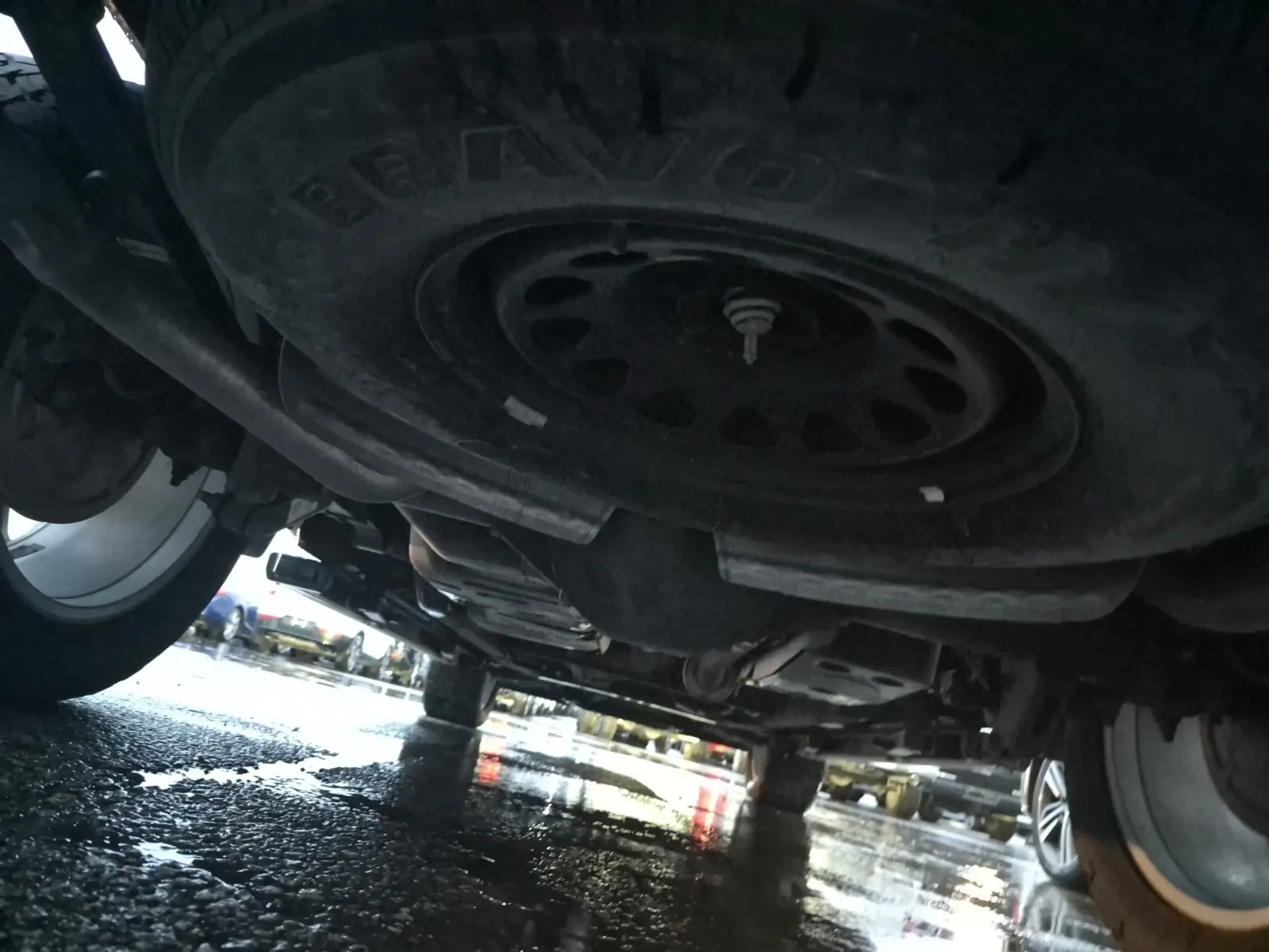 Undercarriage - Rear Photo