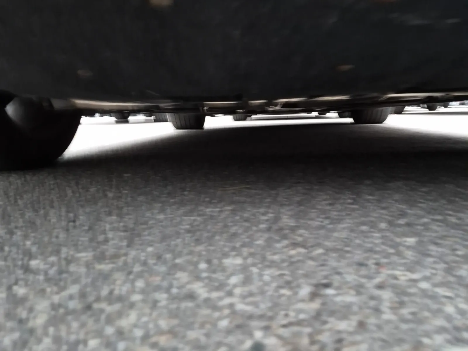 Undercarriage - Rear Photo