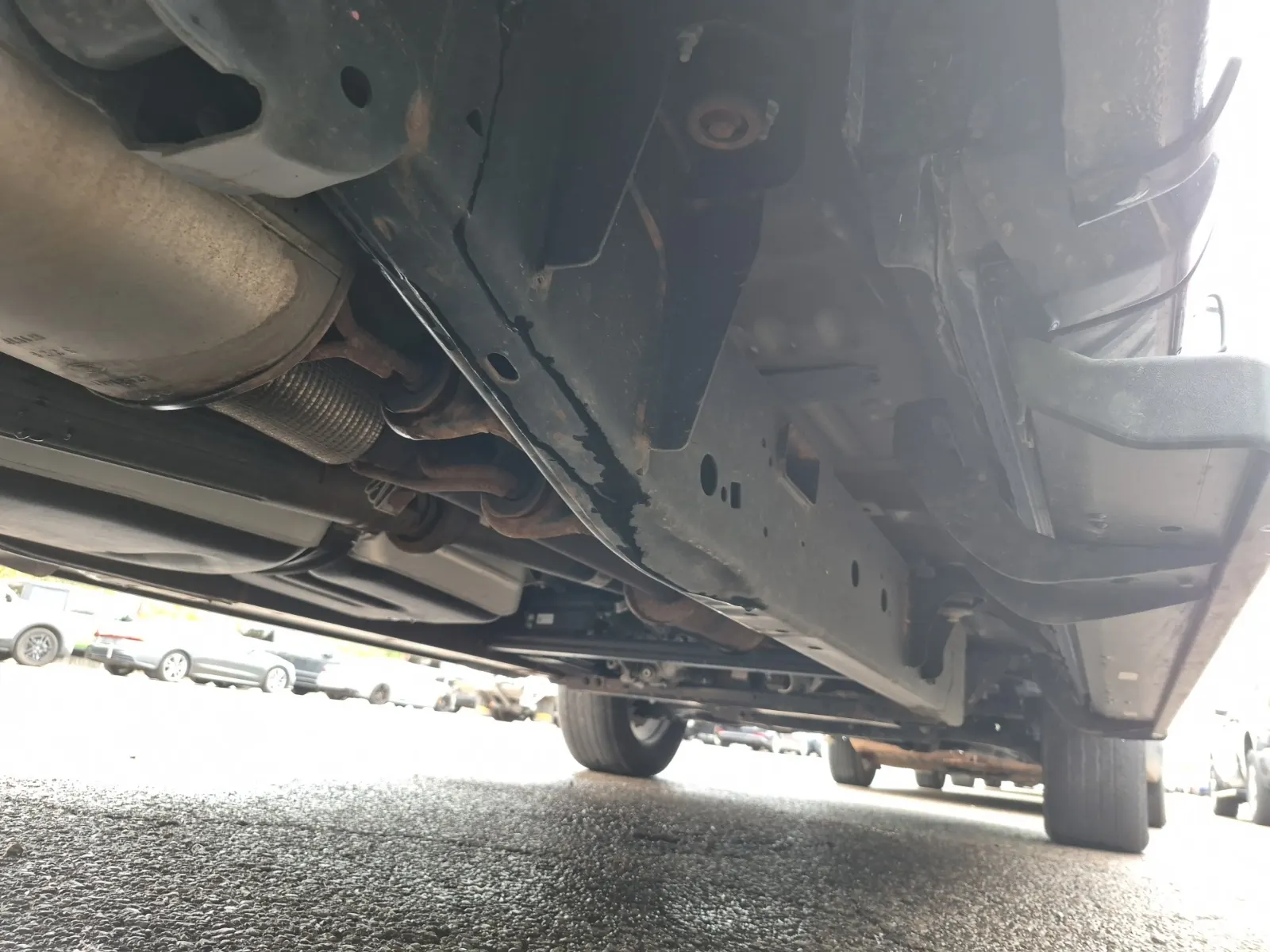Undercarriage - Passenger Photo