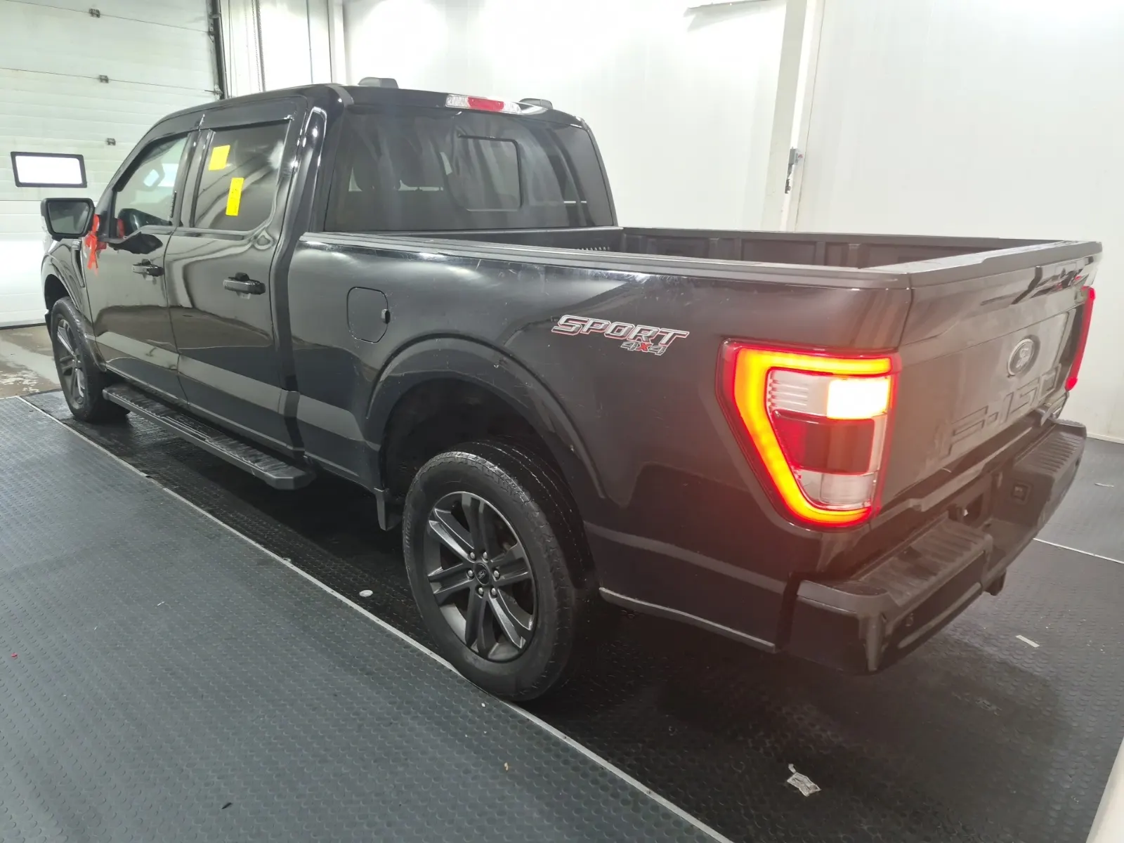 Driver Rear 3/4 Photo